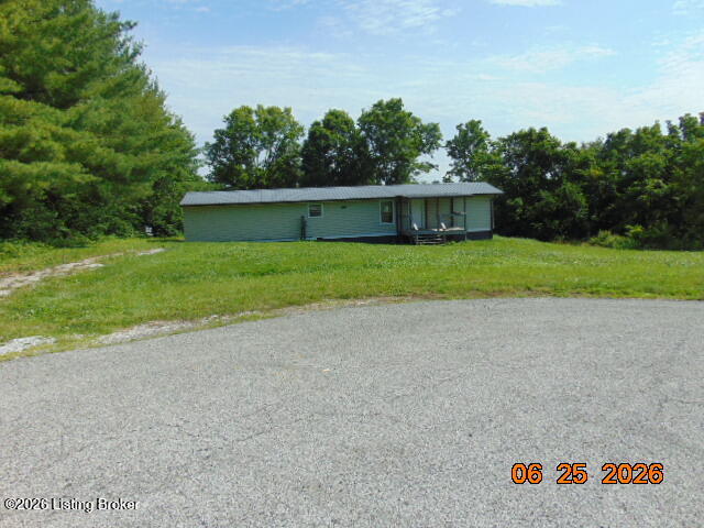 664 Coakley Ln Property Photo 1