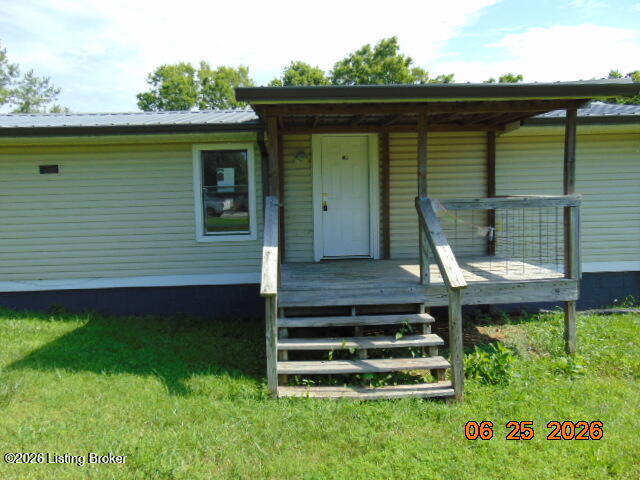 664 Coakley Ln Property Photo 3