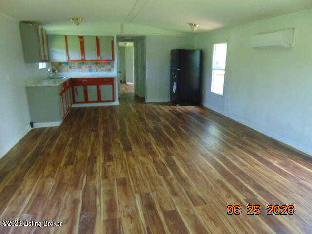 664 Coakley Ln Property Photo 5