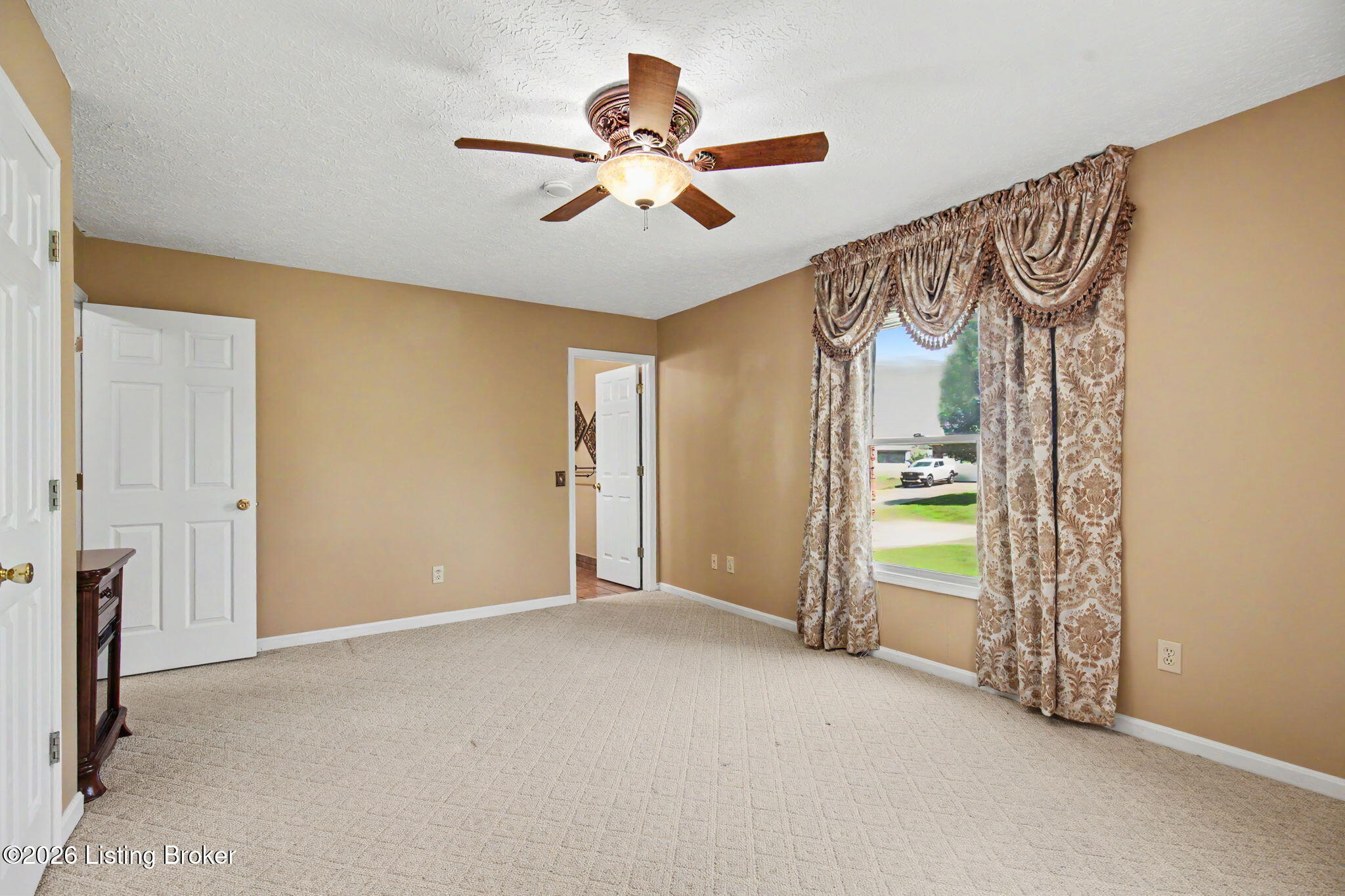 105 Huron Ct Property Photo 18