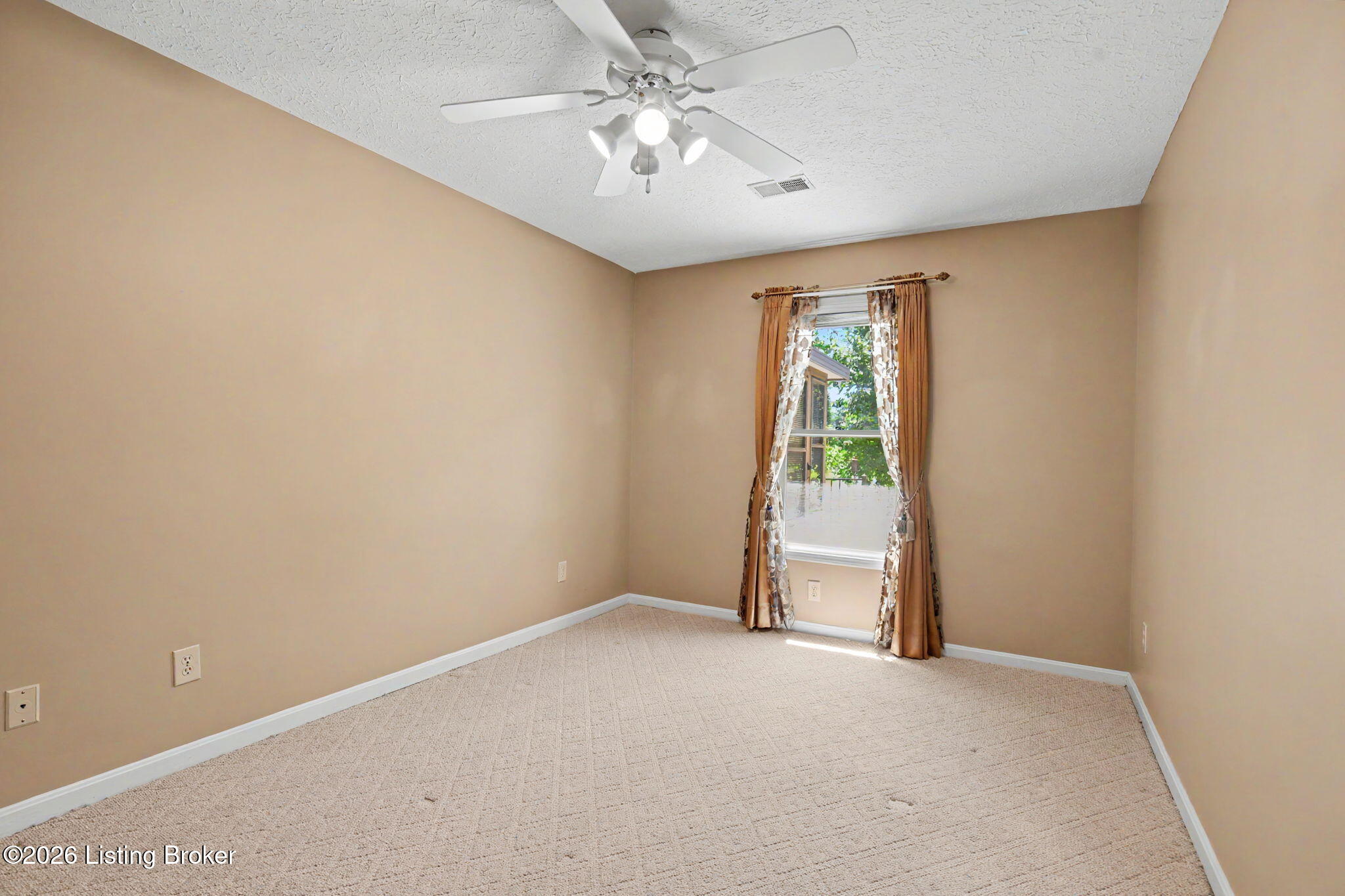 105 Huron Ct Property Photo 22