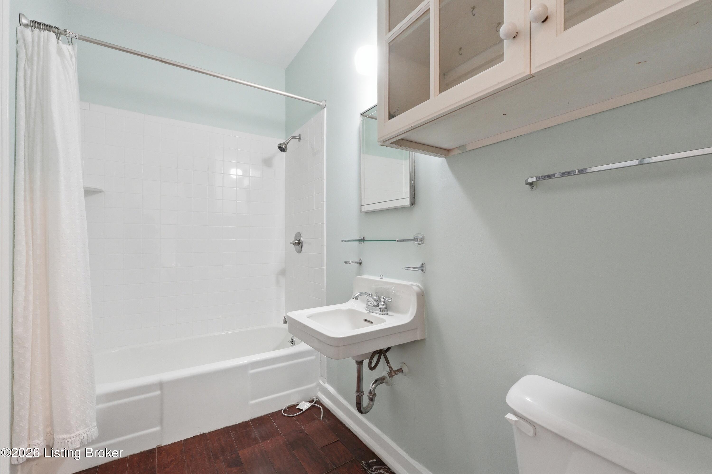 4316 Glenview Ave Property Photo 57