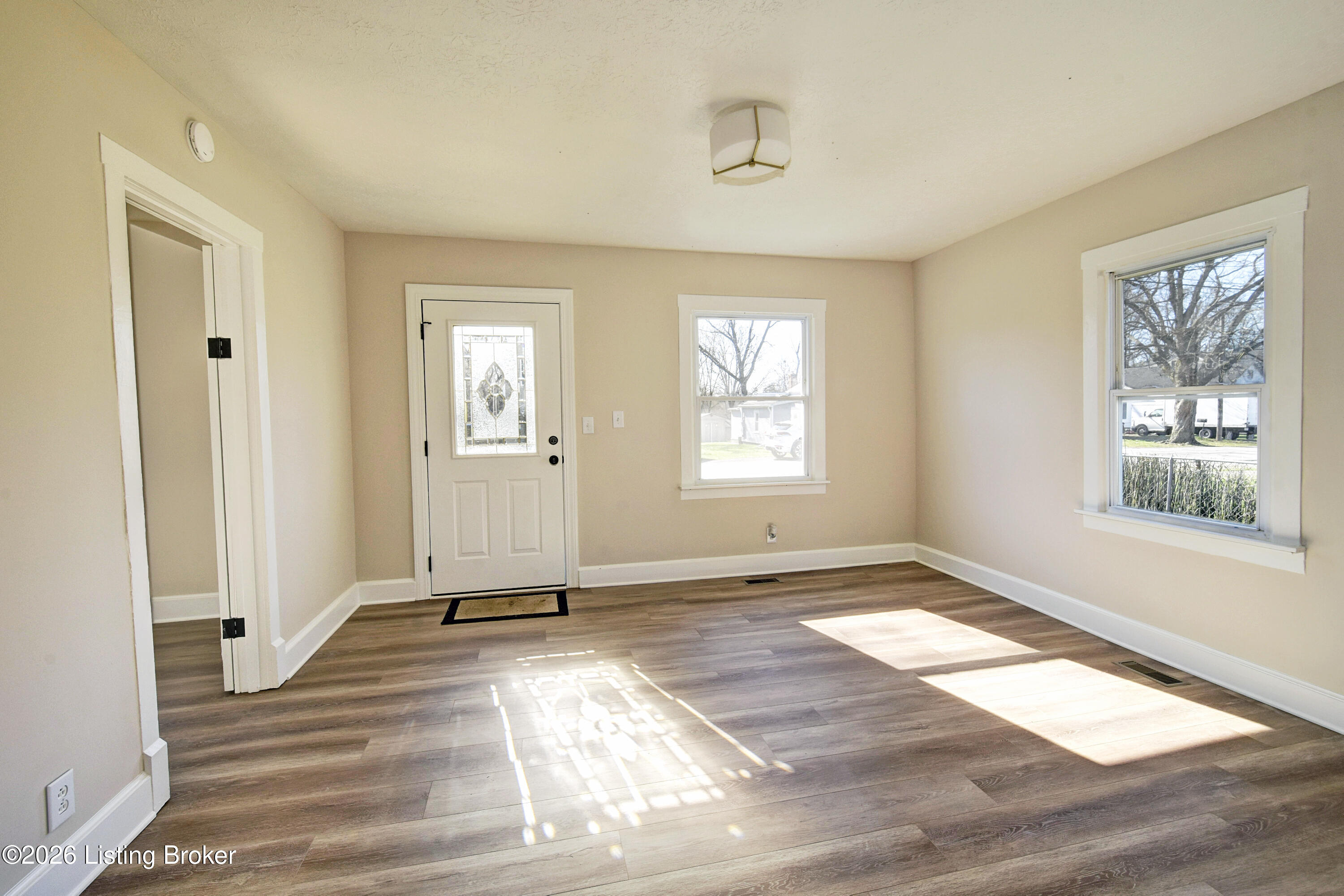 2731 Fleming Ave Property Photo 3