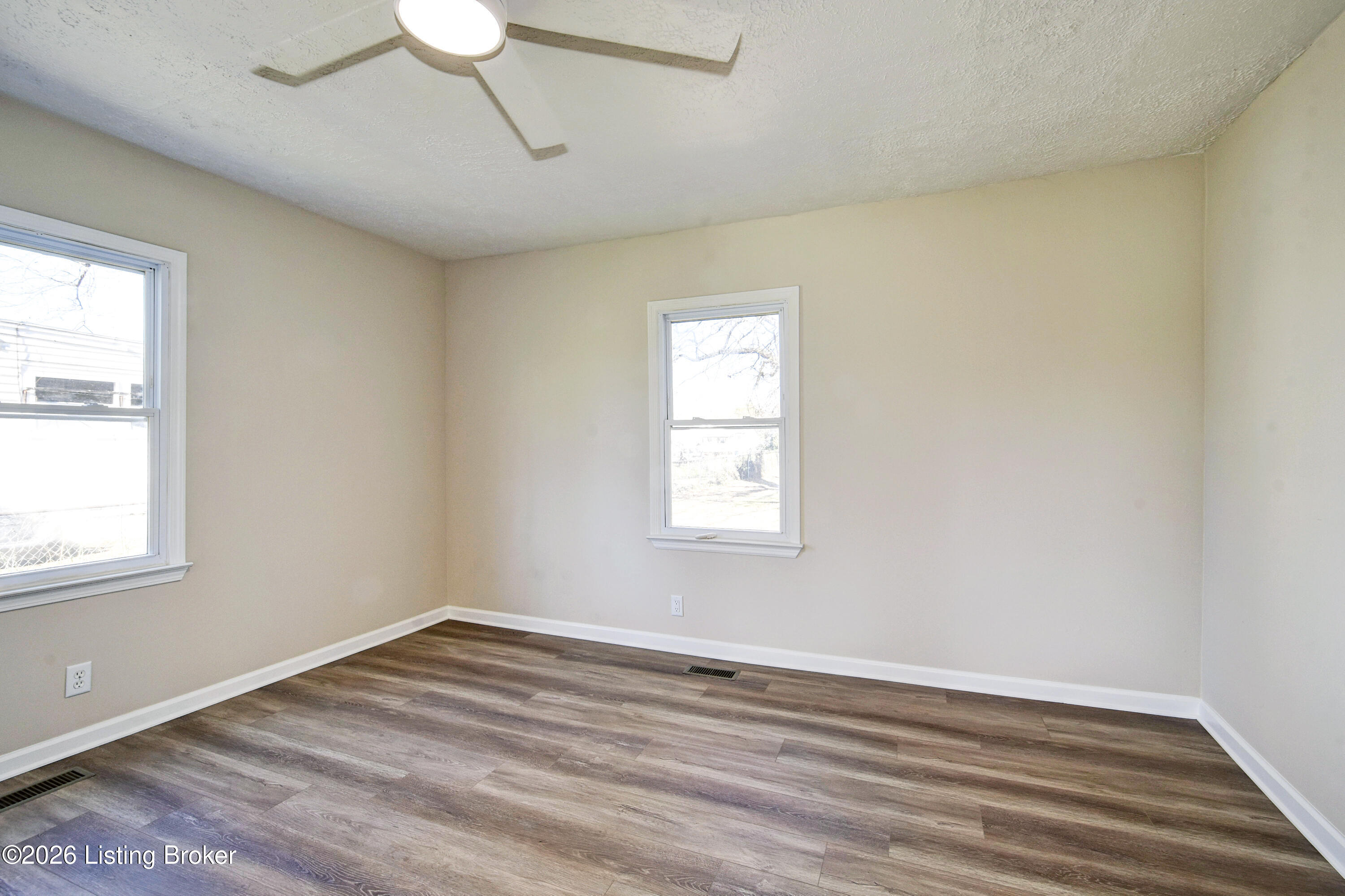 2731 Fleming Ave Property Photo 14