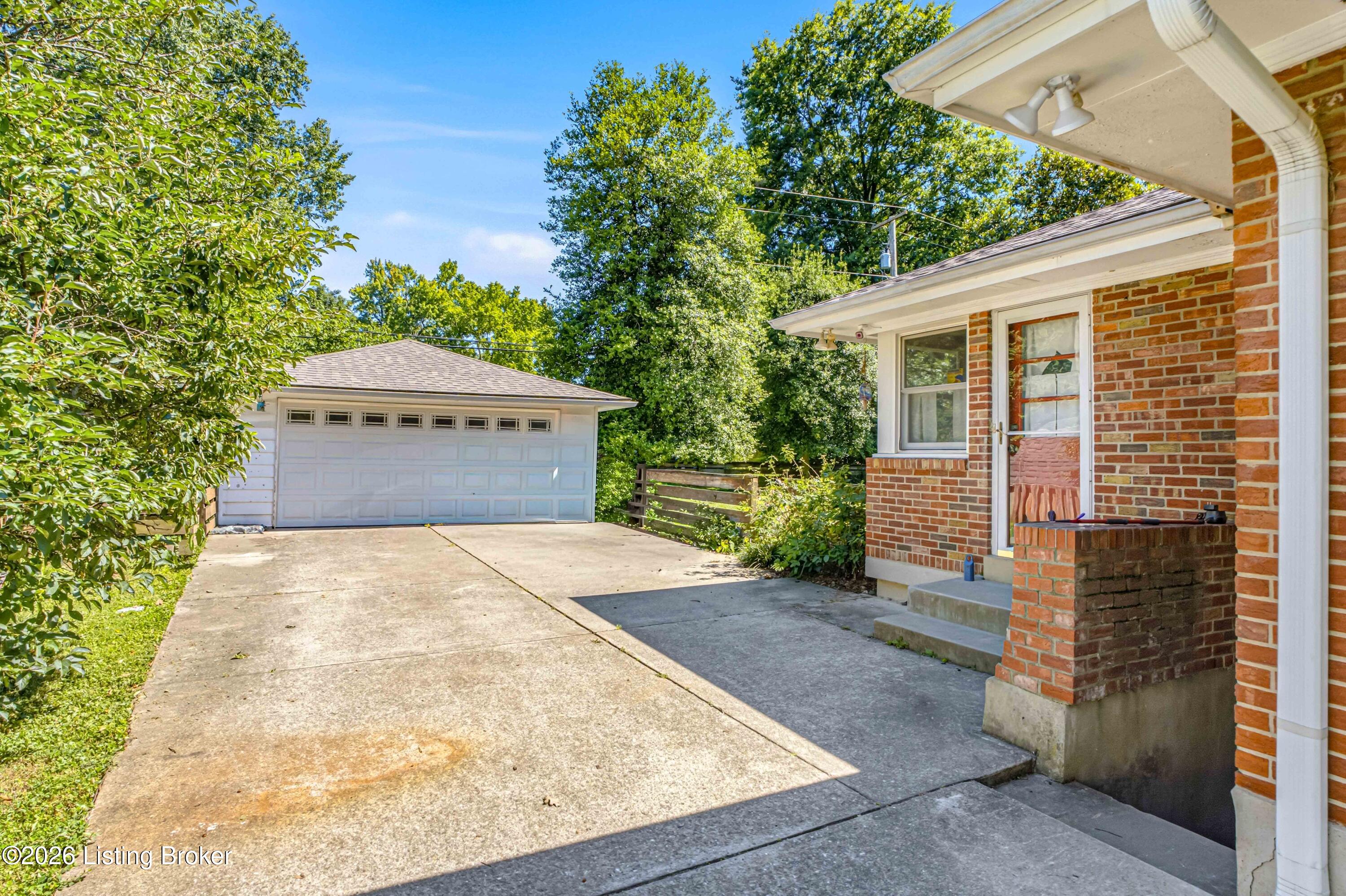 4302 Mount Vernon Rd Property Photo 6
