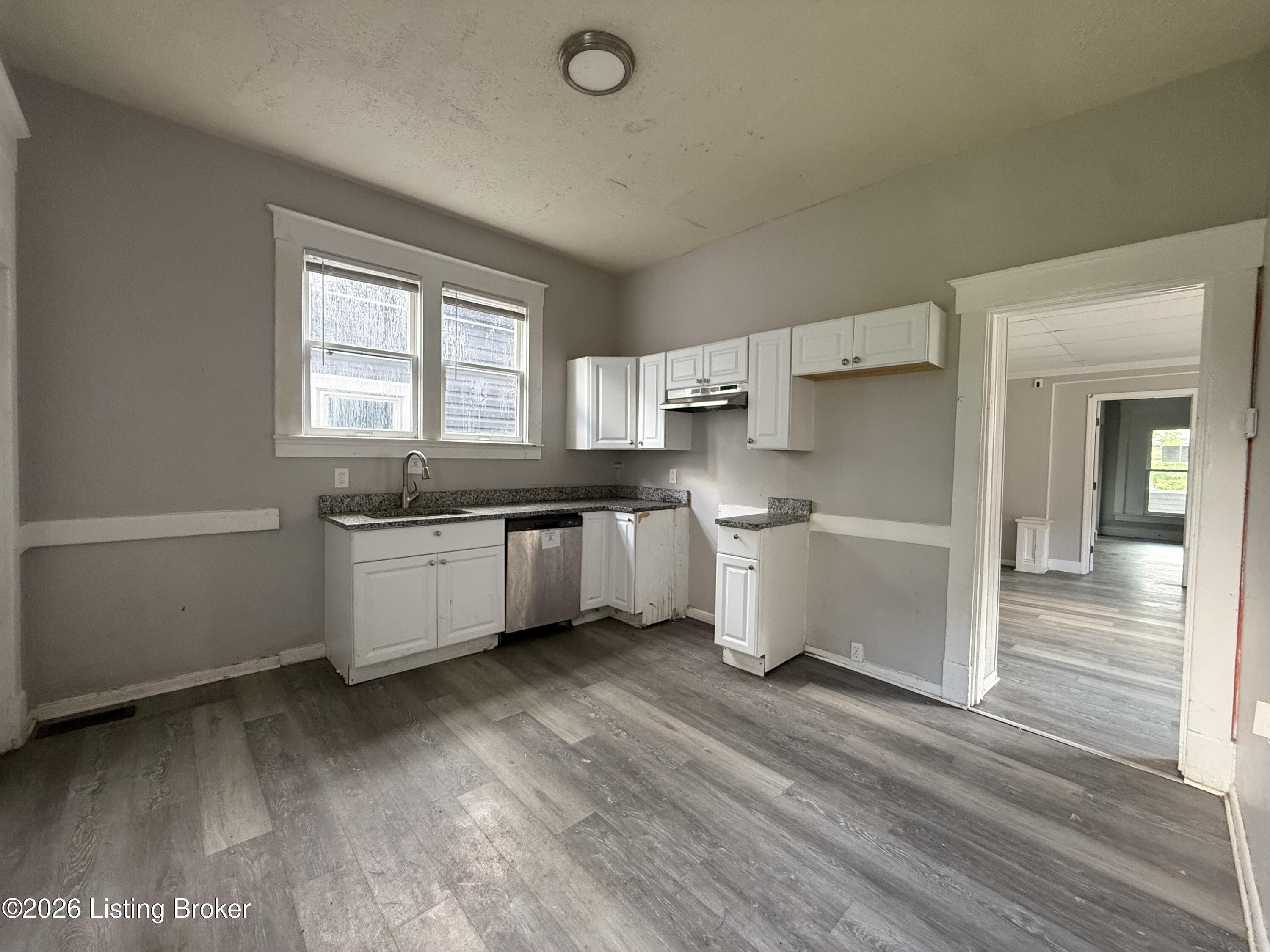 2823 W Main St Property Photo 12