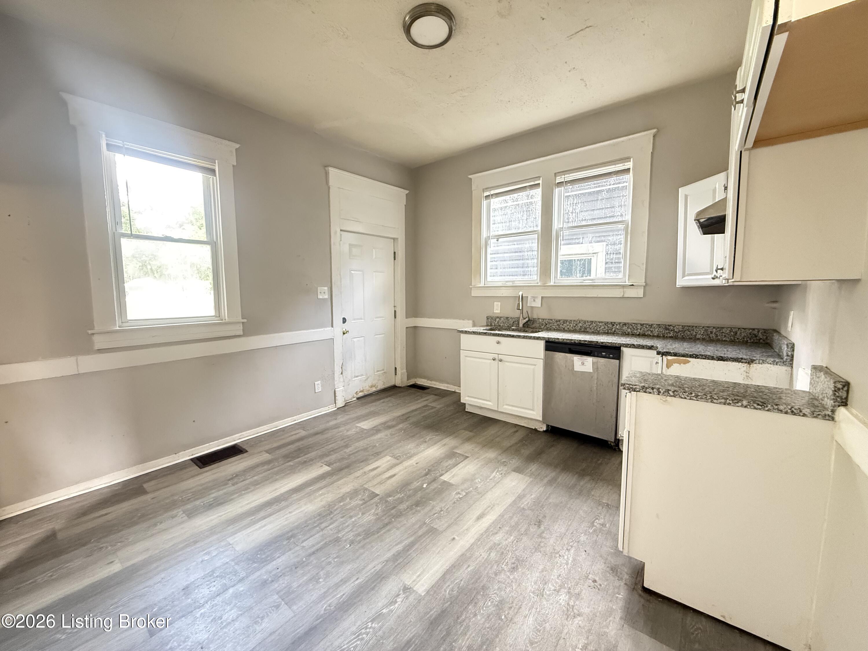 2823 W Main St Property Photo 13