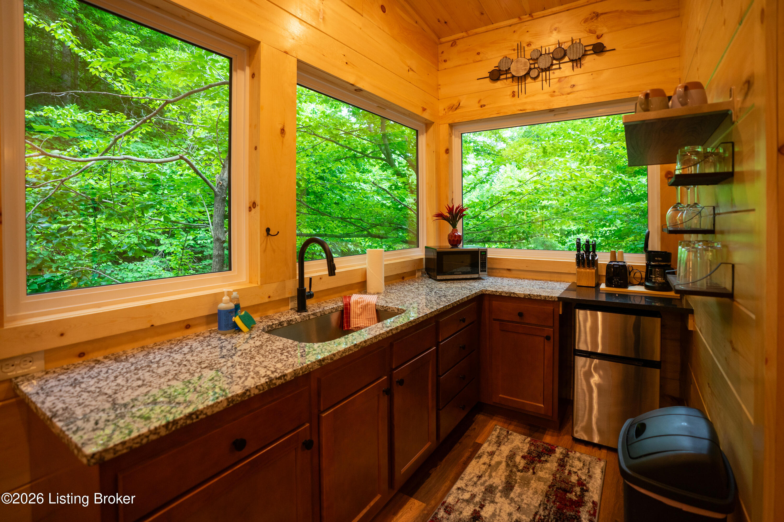 202 Twin Arch Rd Property Photo 12