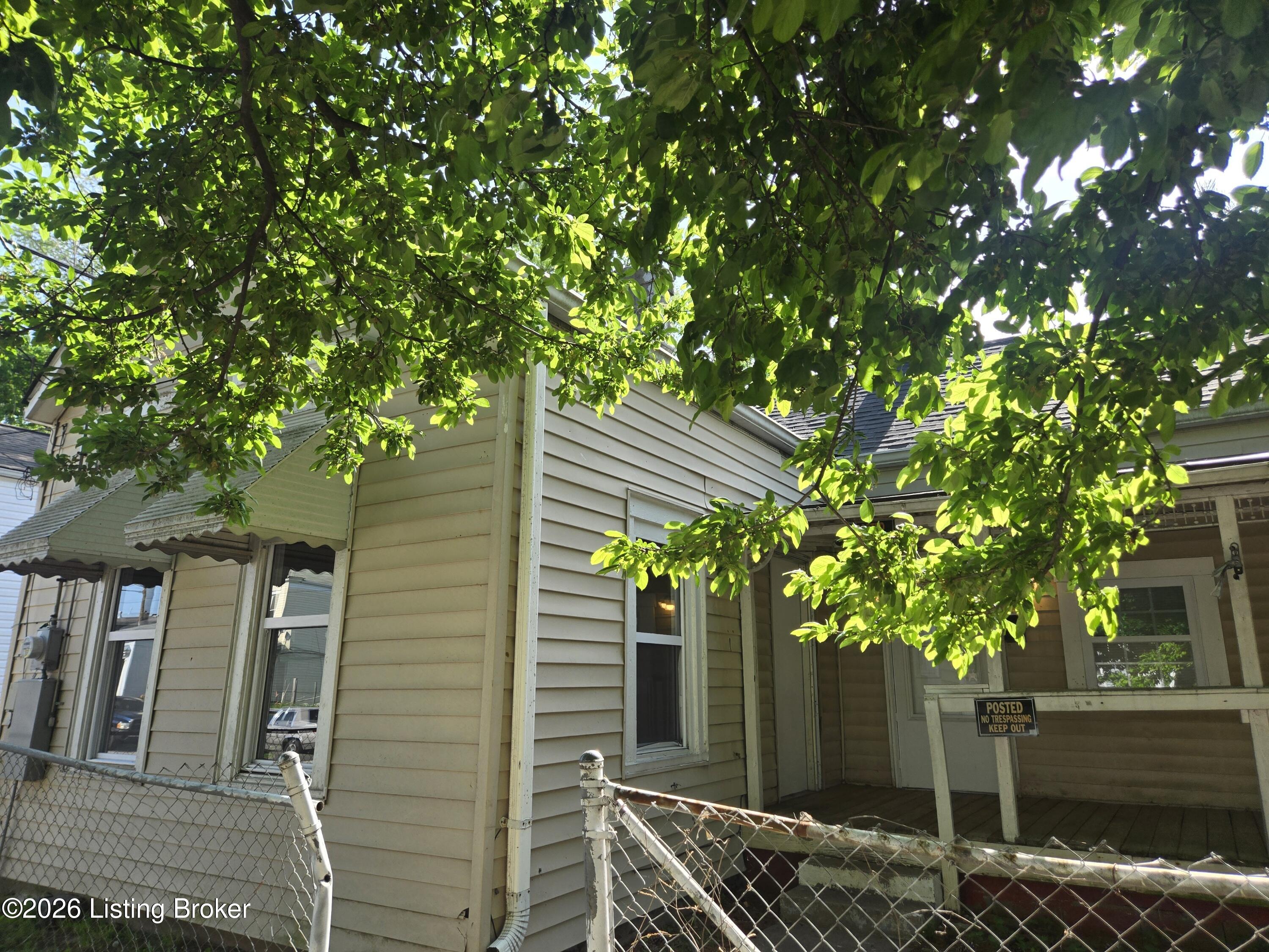 451 N 25th St Property Photo 2