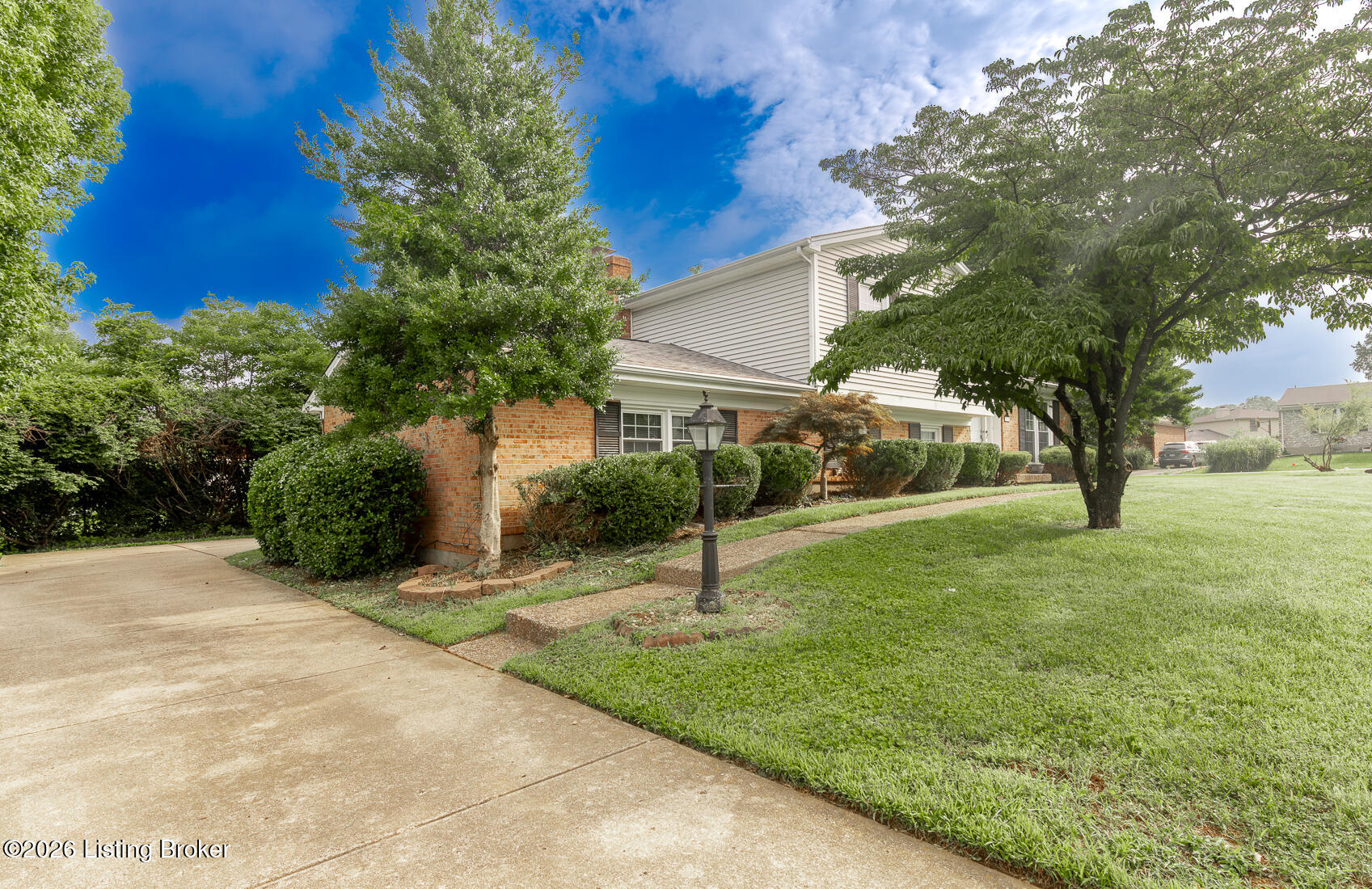 9611 Millstone Dr Property Photo 3