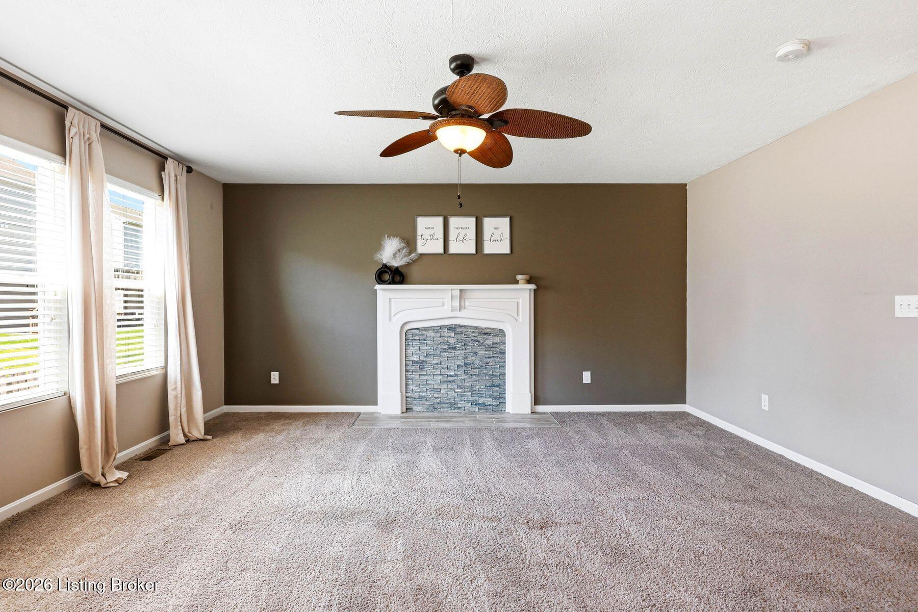 6061 Edgemont Way Property Photo 7