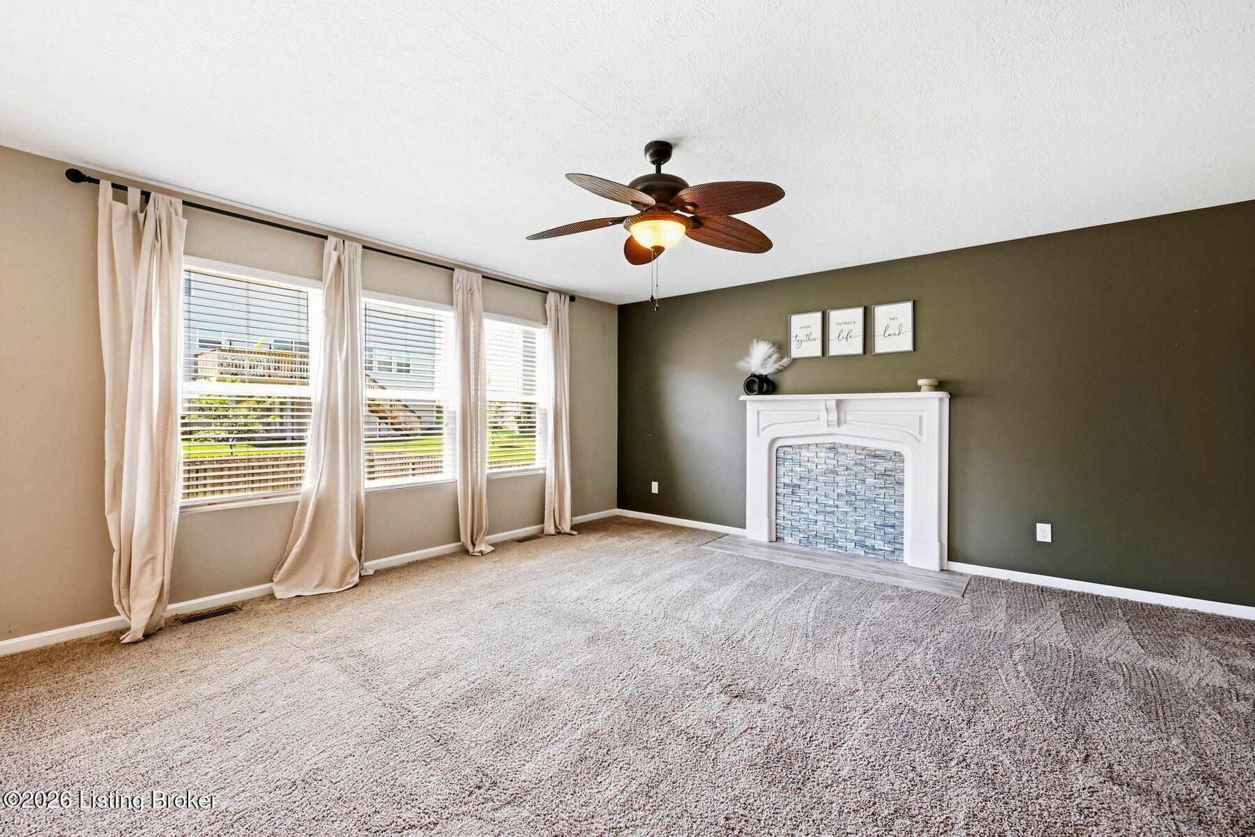 6061 Edgemont Way Property Photo 8