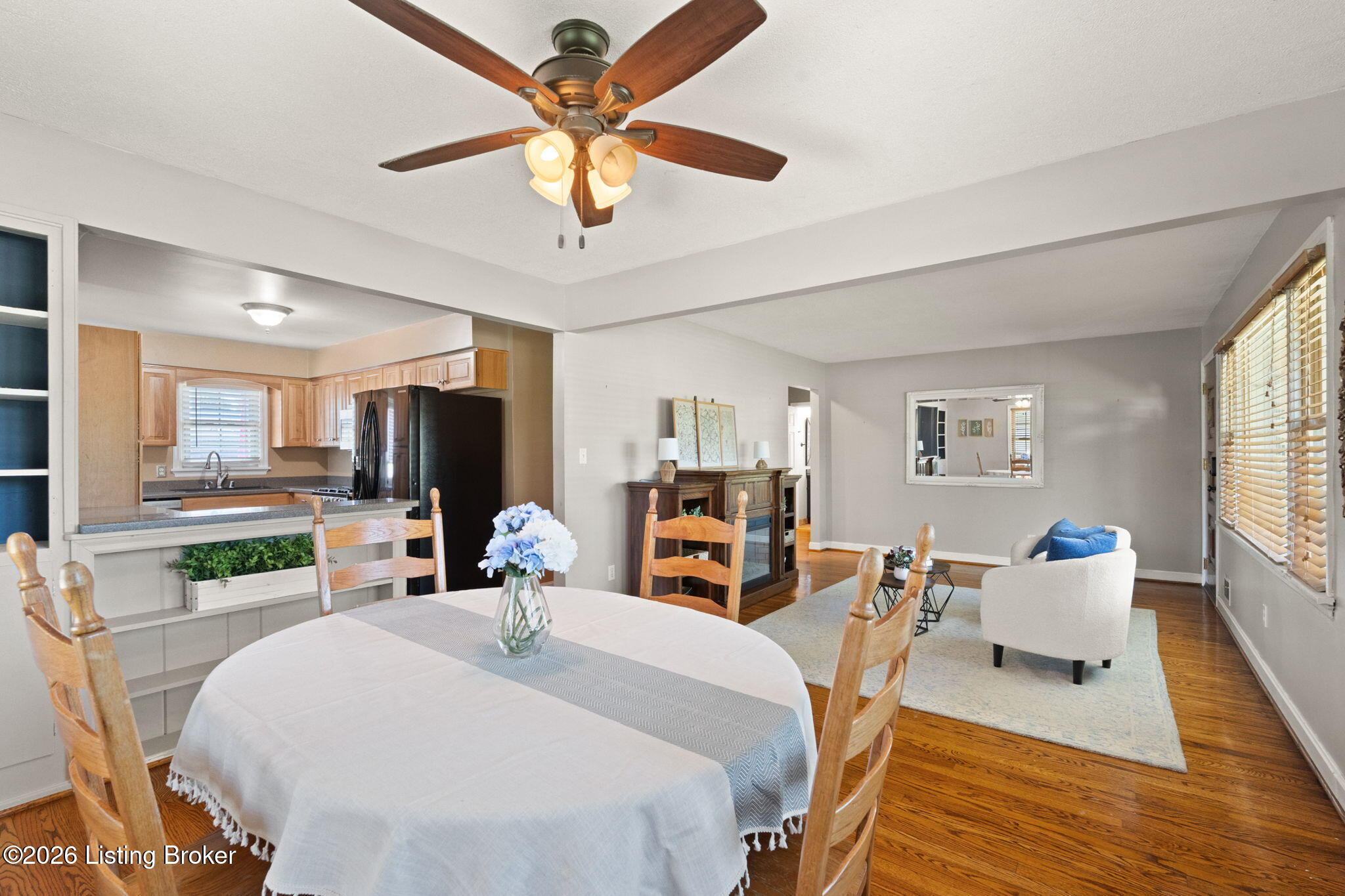 9311 Fiesta Way Property Photo 8