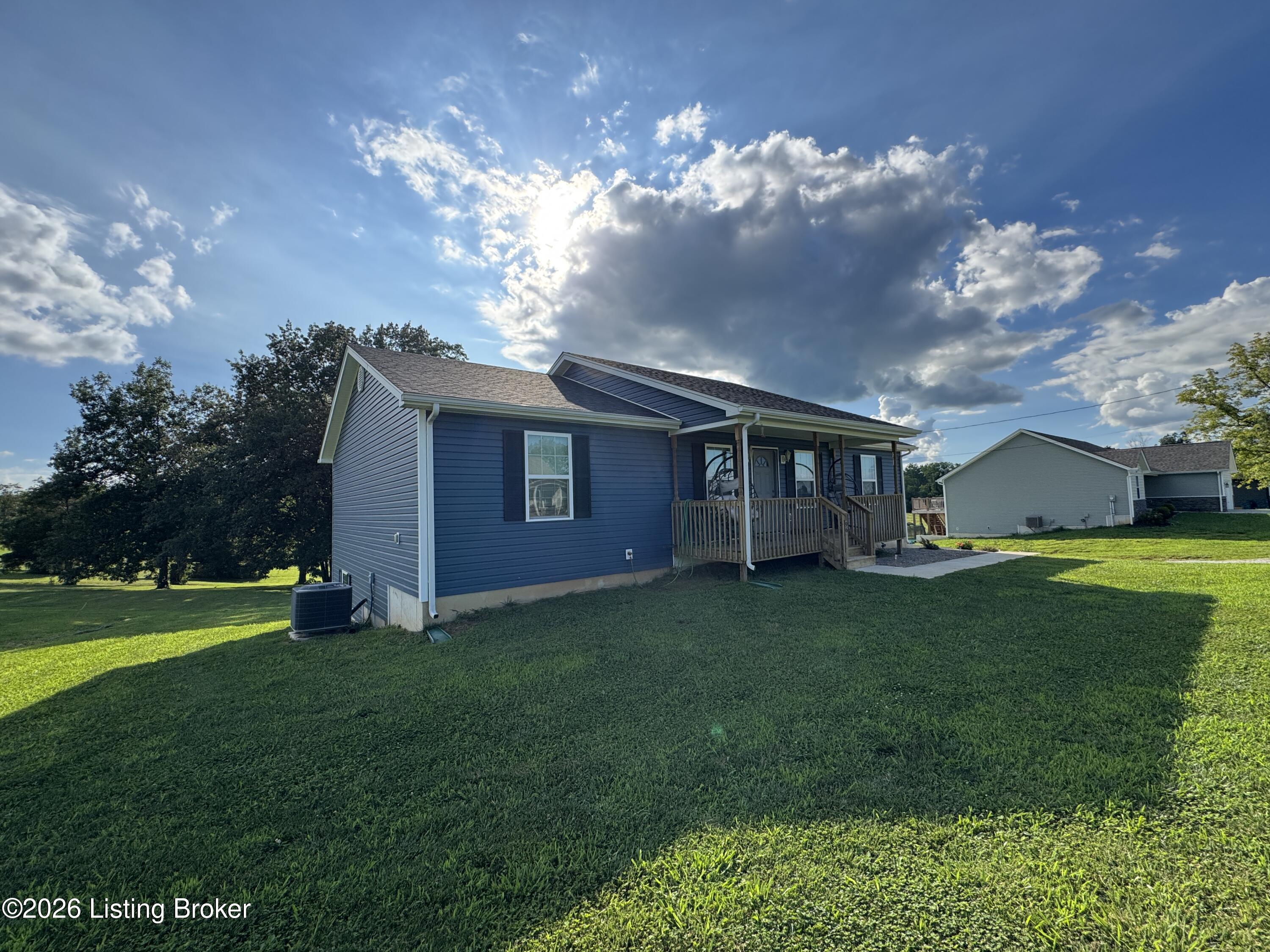 196 Brinlee Dr Property Photo 3