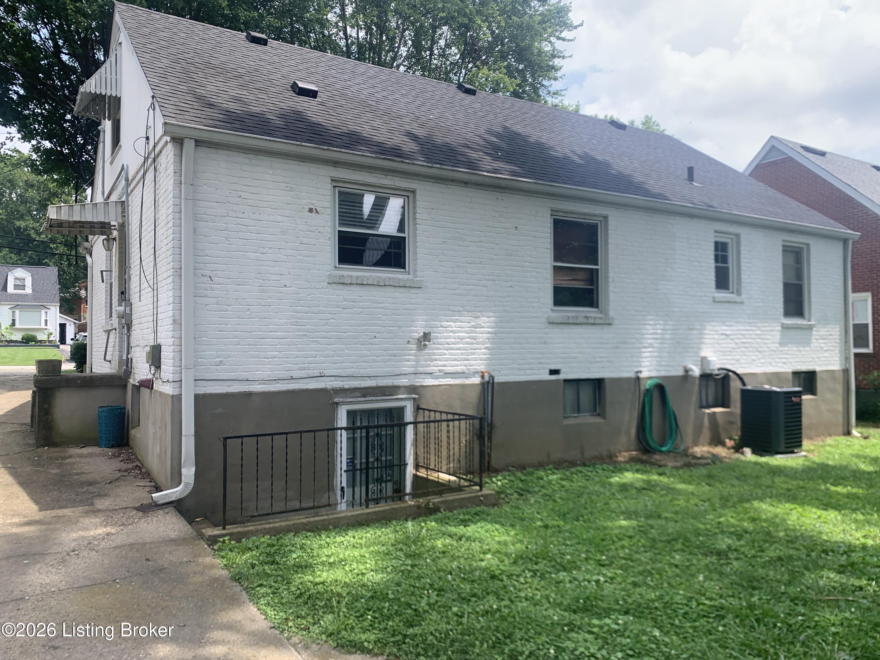5412 Westhall Ave Property Photo 4