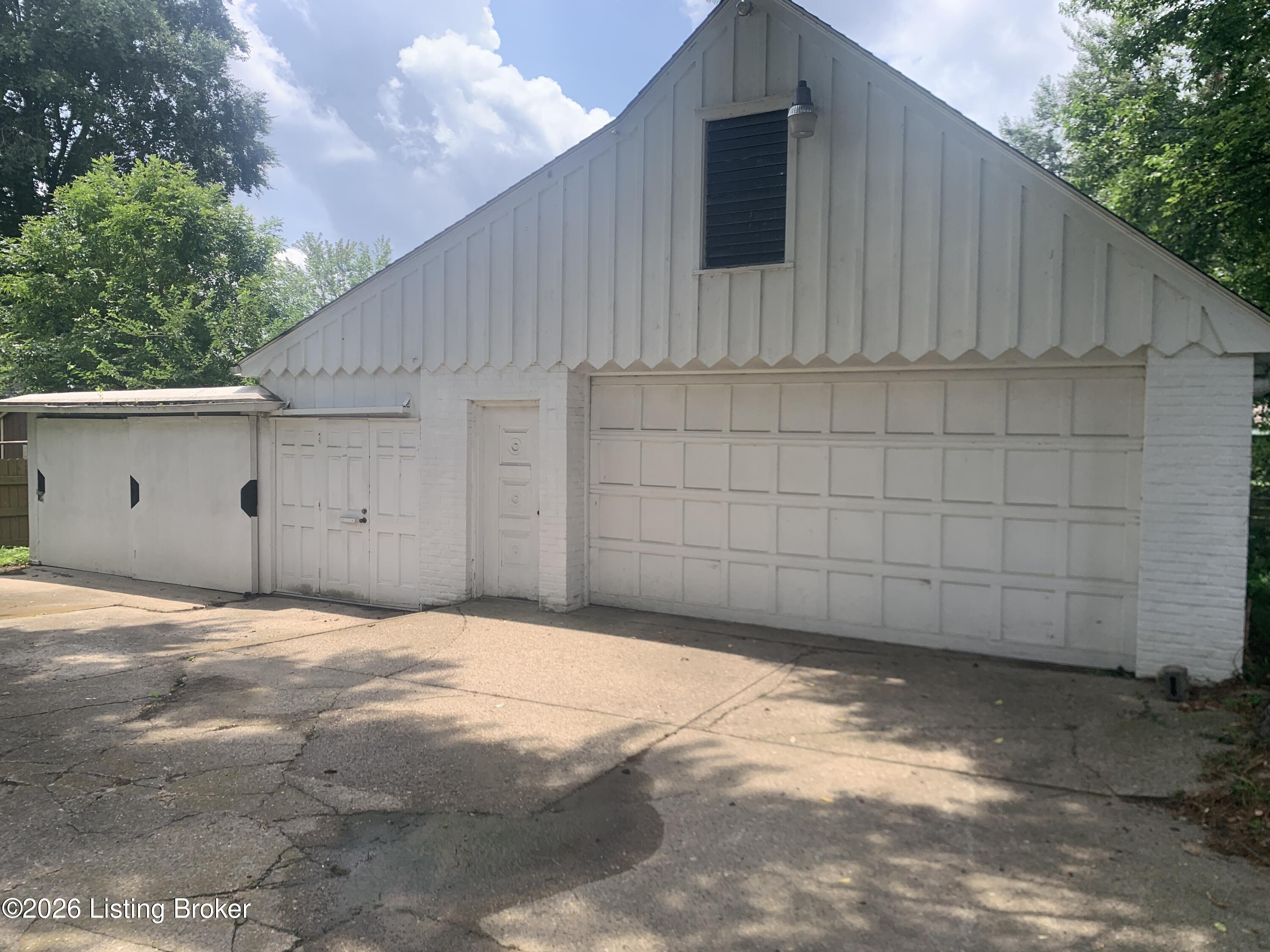5412 Westhall Ave Property Photo 5