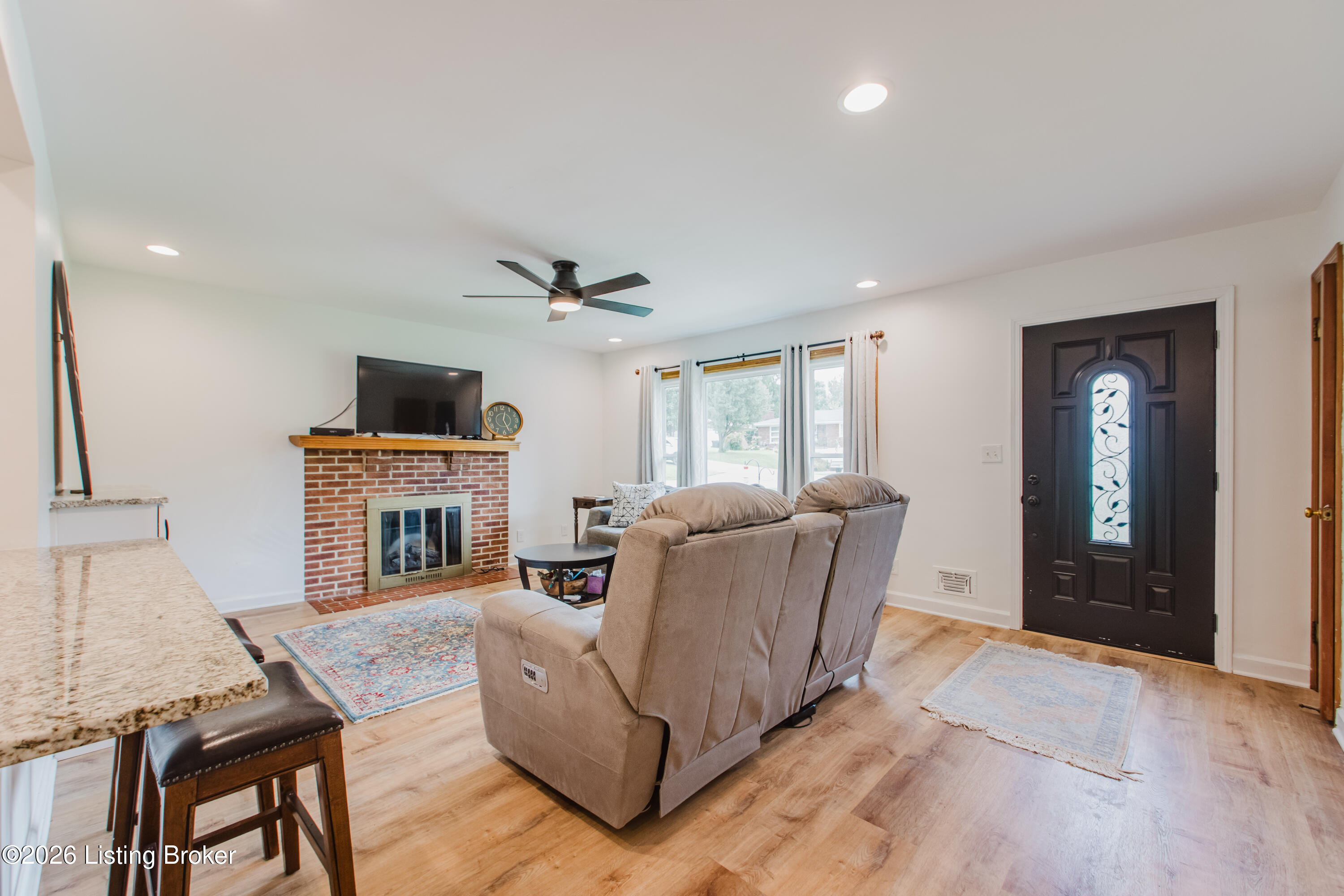 1507 Melody Ln Property Photo 4
