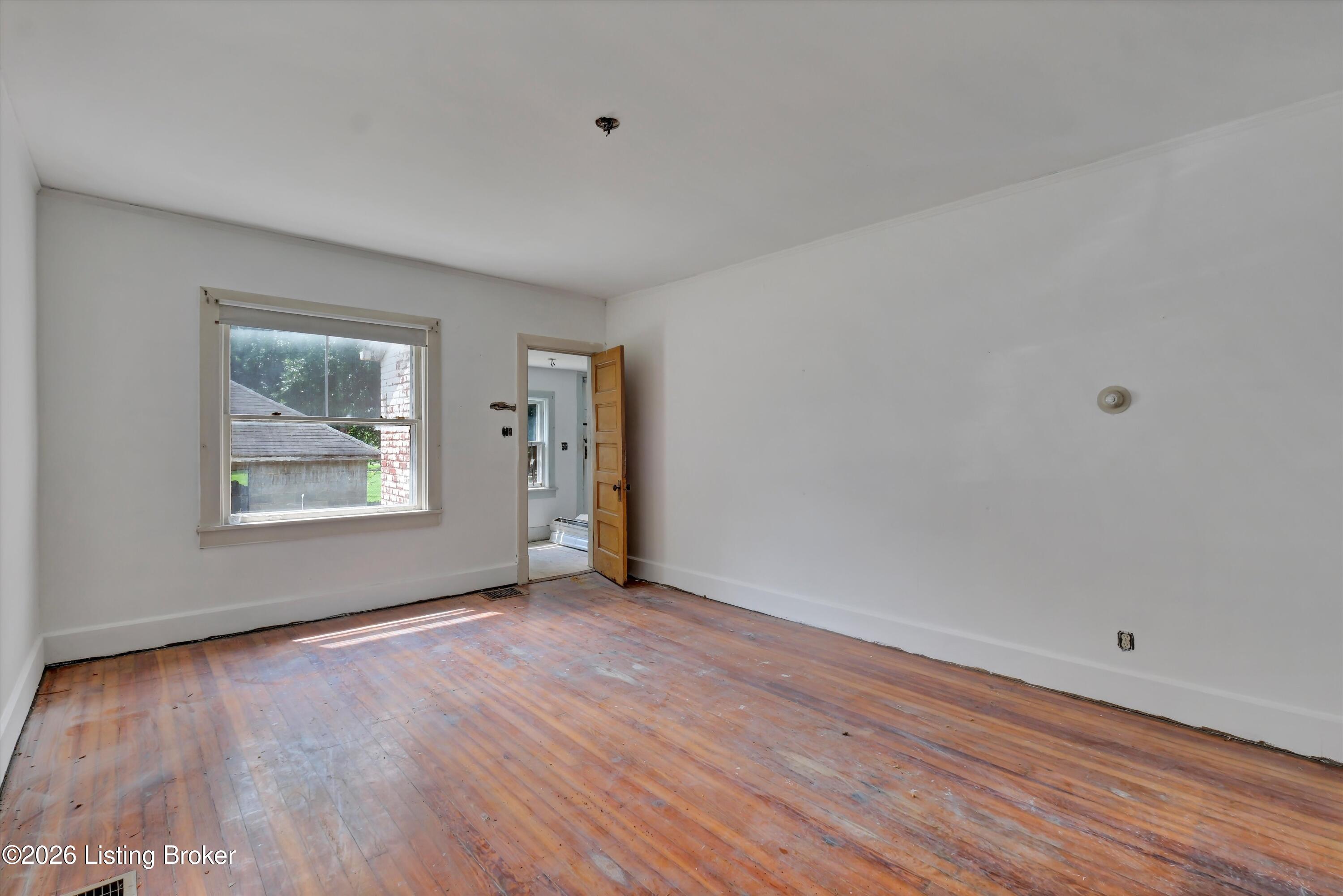 420 E Lee St Property Photo 12