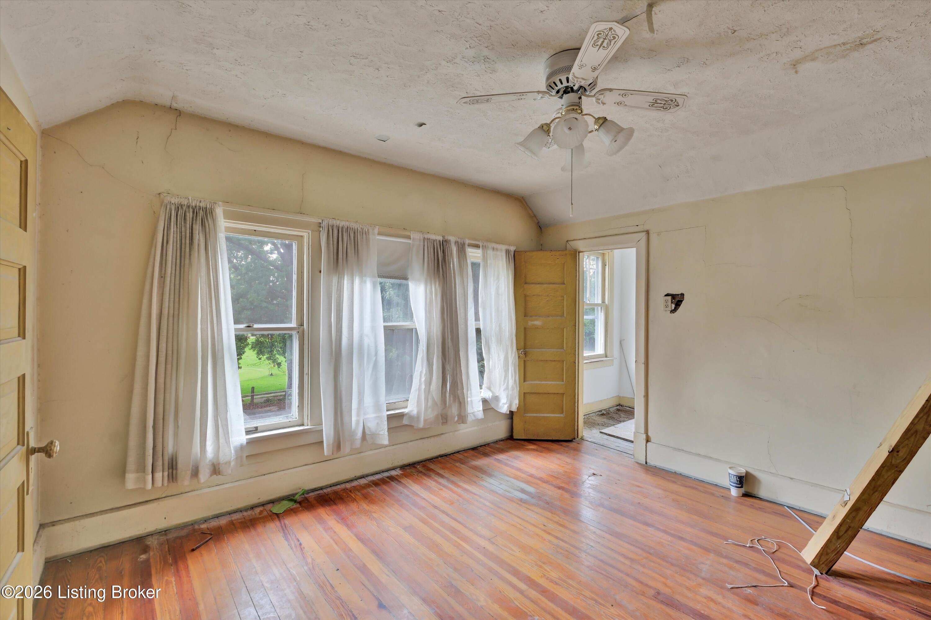 420 E Lee St Property Photo 15