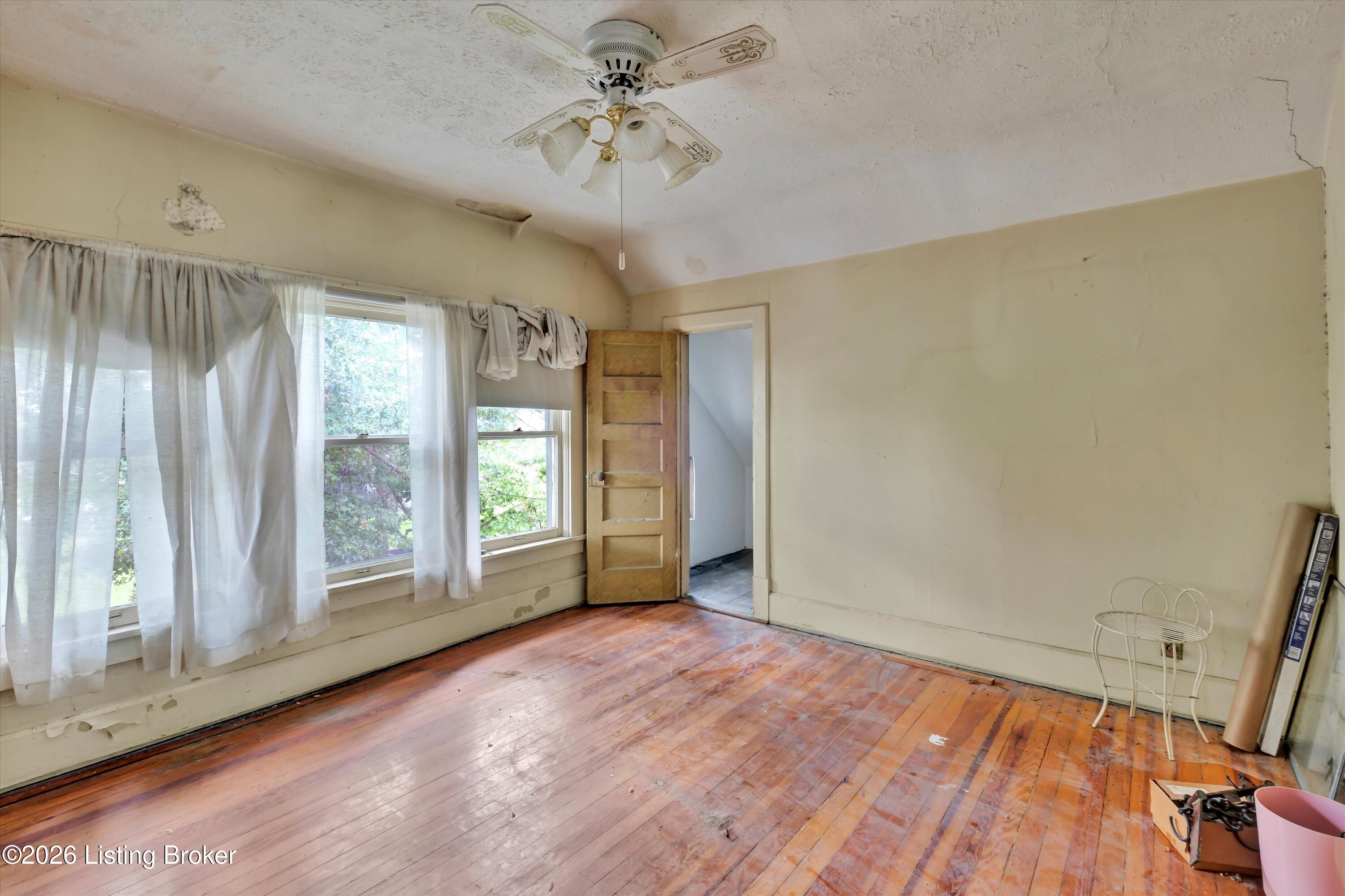 420 E Lee St Property Photo 16