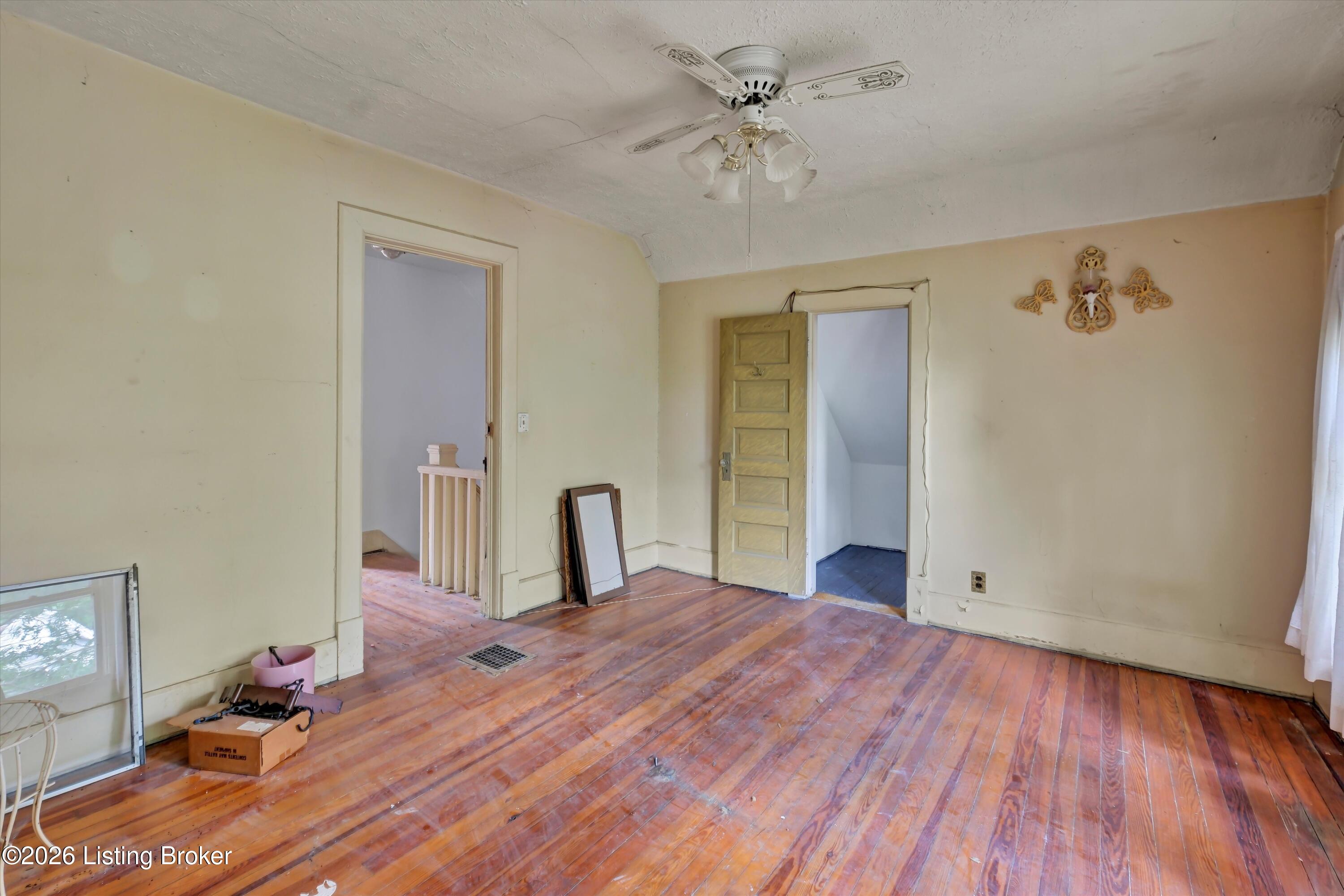 420 E Lee St Property Photo 17
