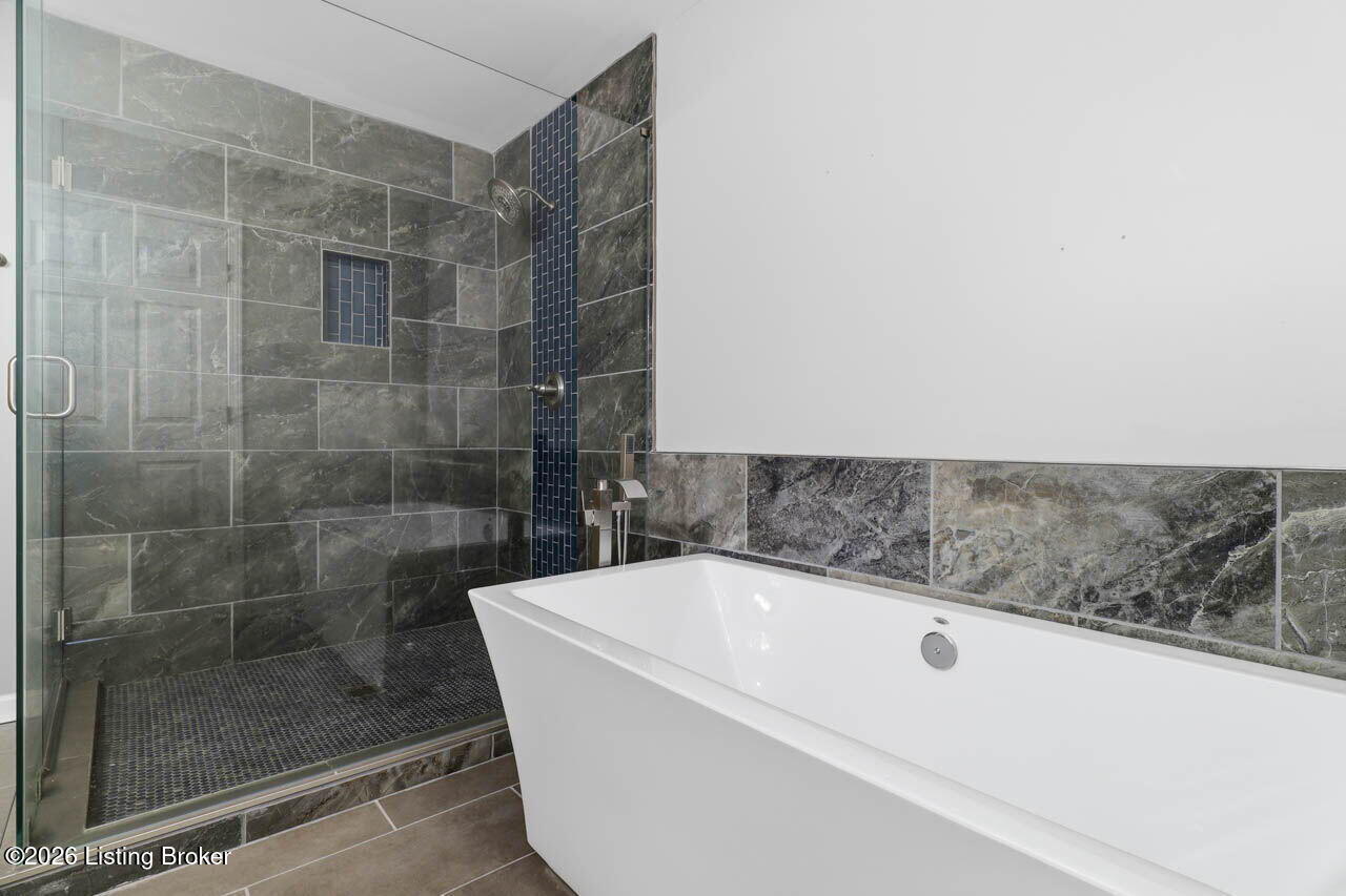 233 Monohan Dr Property Photo 23