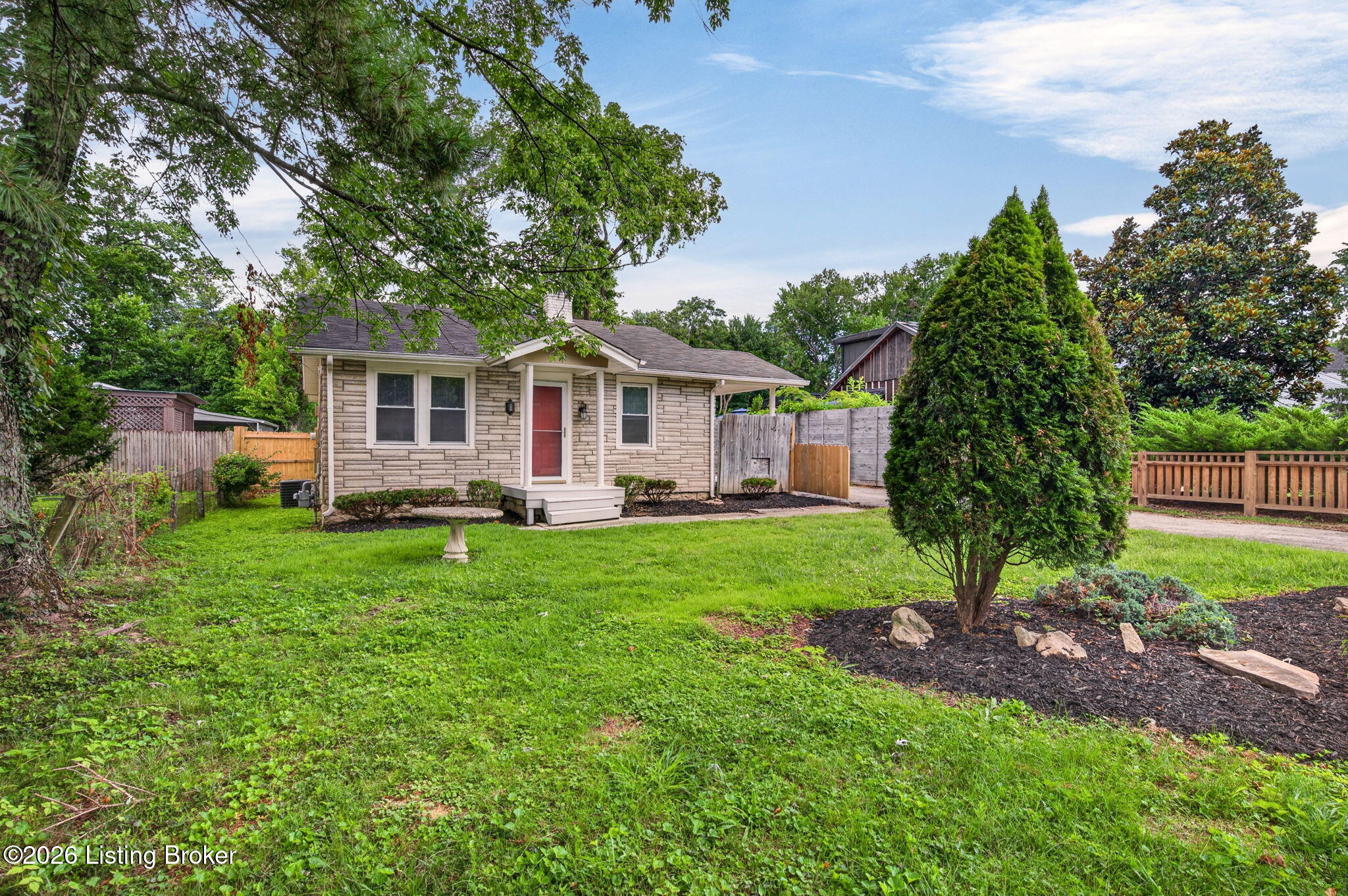 11905 Wetherby Ave Property Photo 3