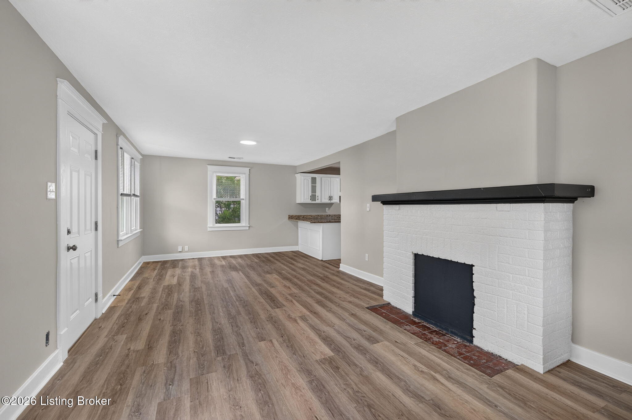 11905 Wetherby Ave Property Photo 5