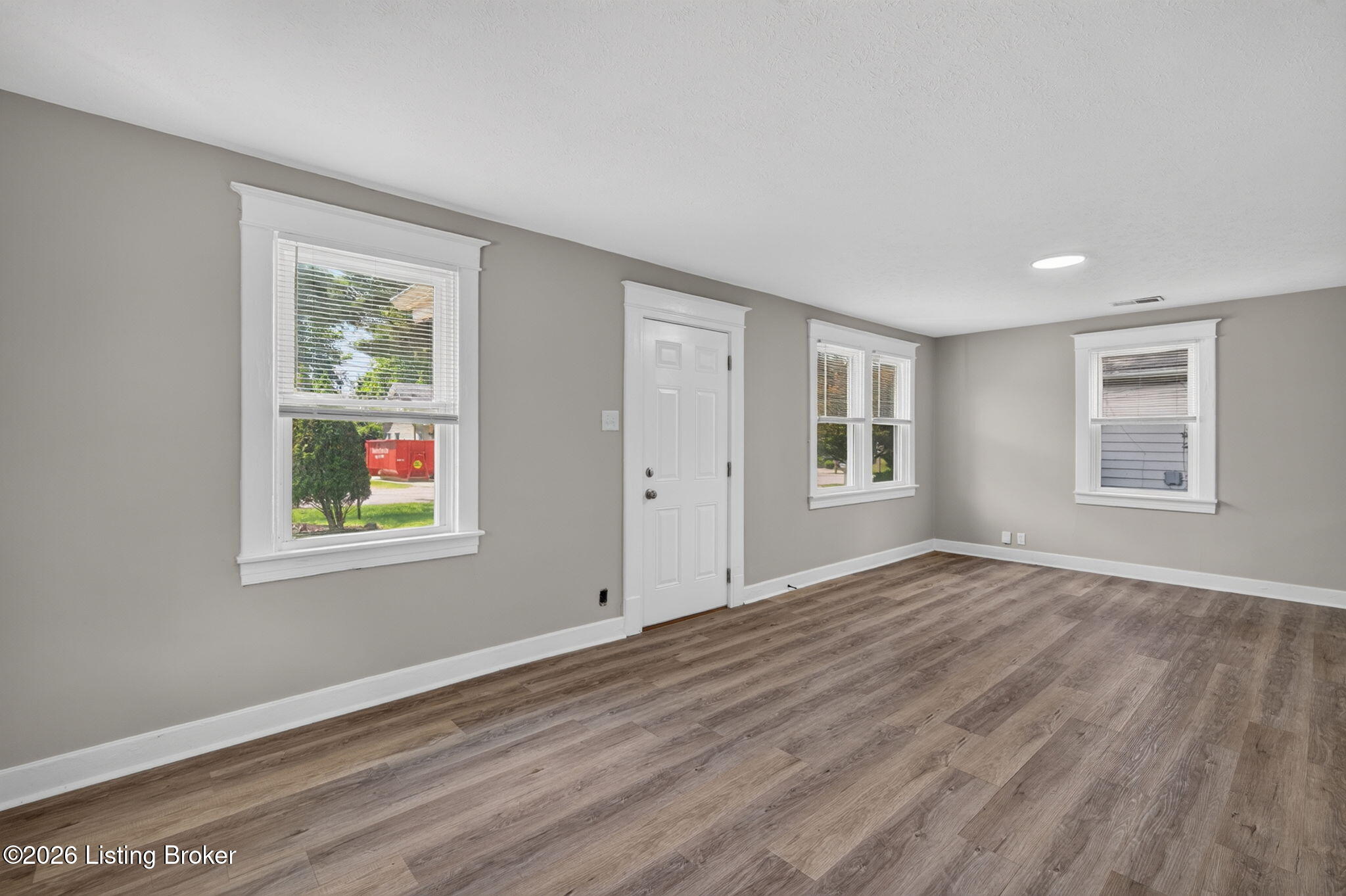 11905 Wetherby Ave Property Photo 7