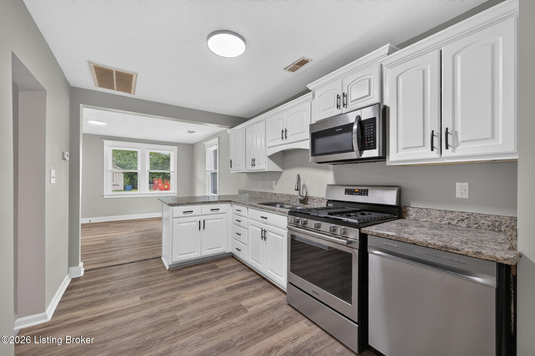 11905 Wetherby Ave Property Photo 15