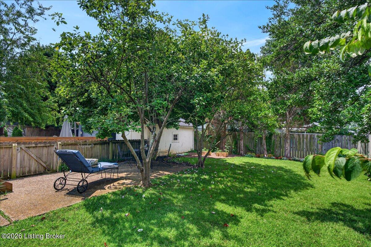 422 Fairlawn Rd Property Photo 4