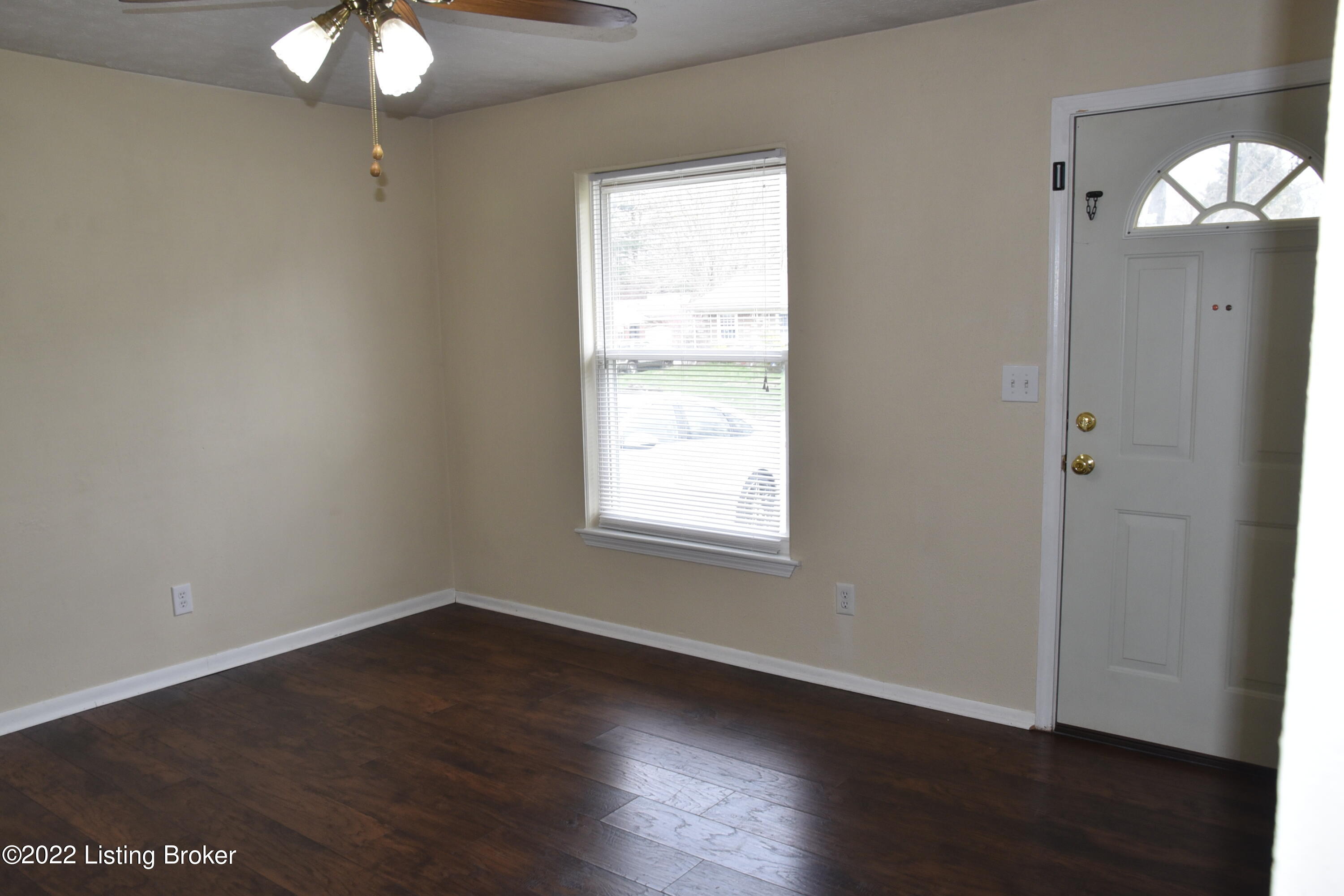 11408 Center Hill Ct Property Photo 4