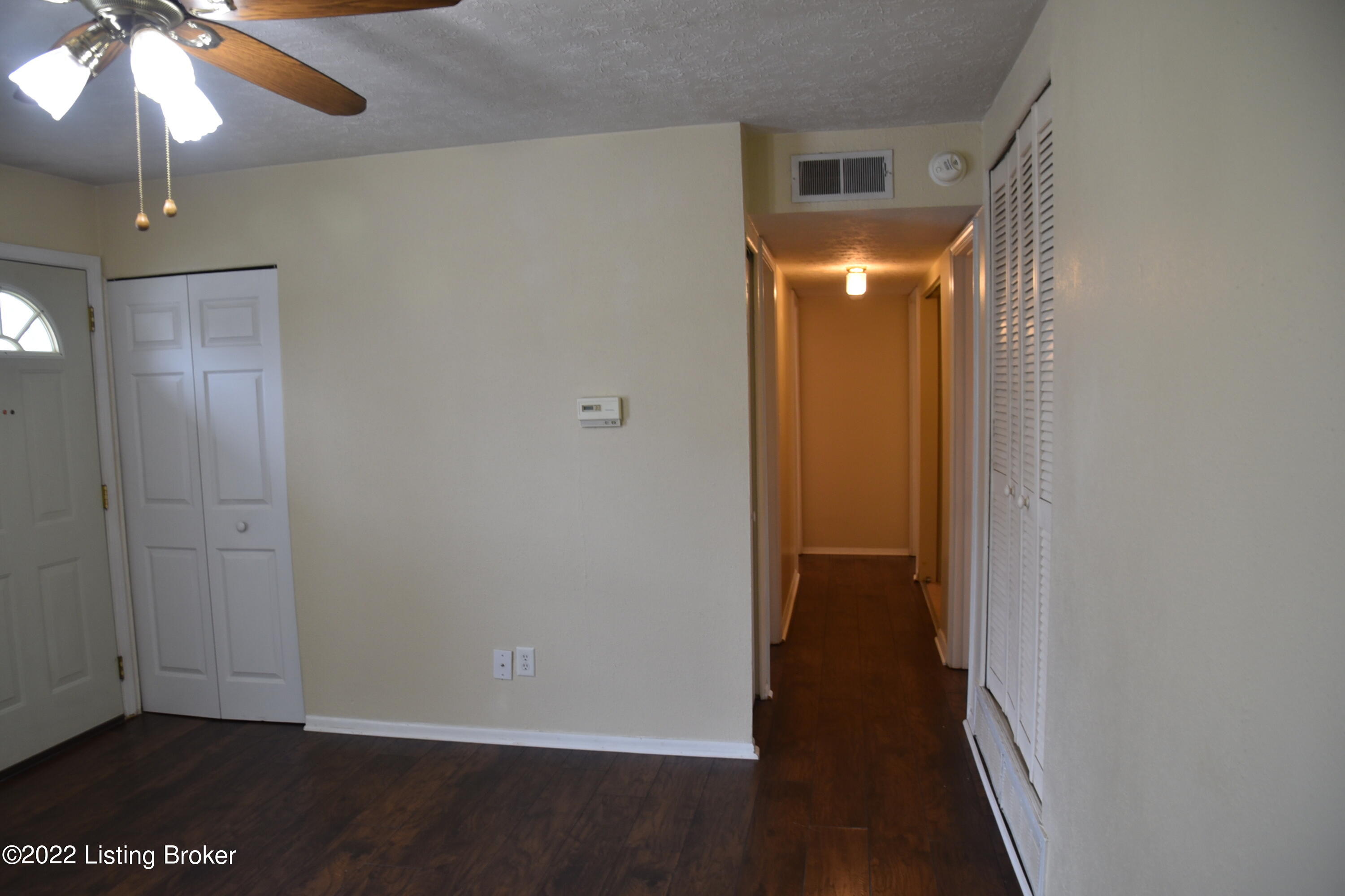 11408 Center Hill Ct Property Photo 5