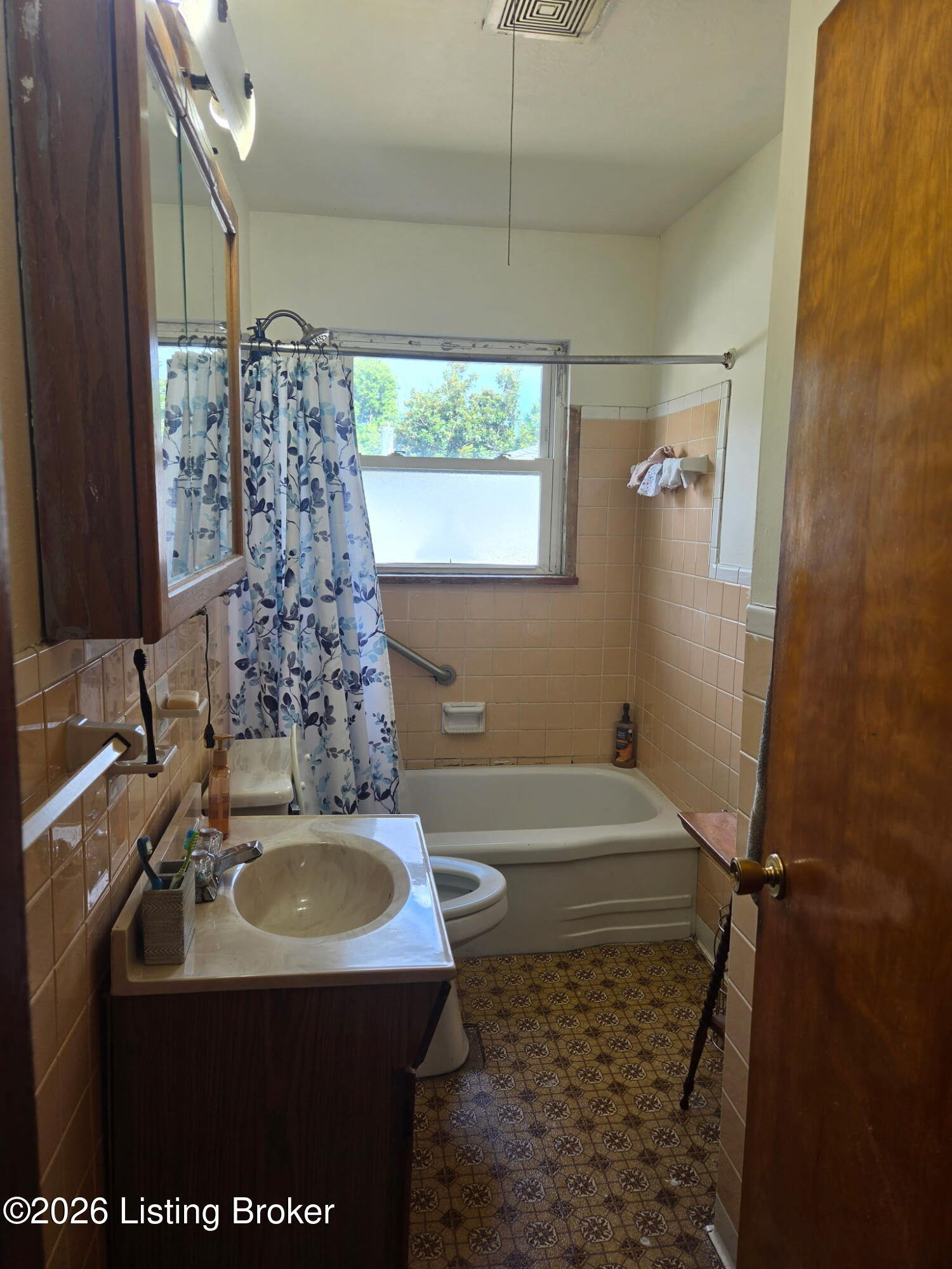 9721 Caven Ave Property Photo 17