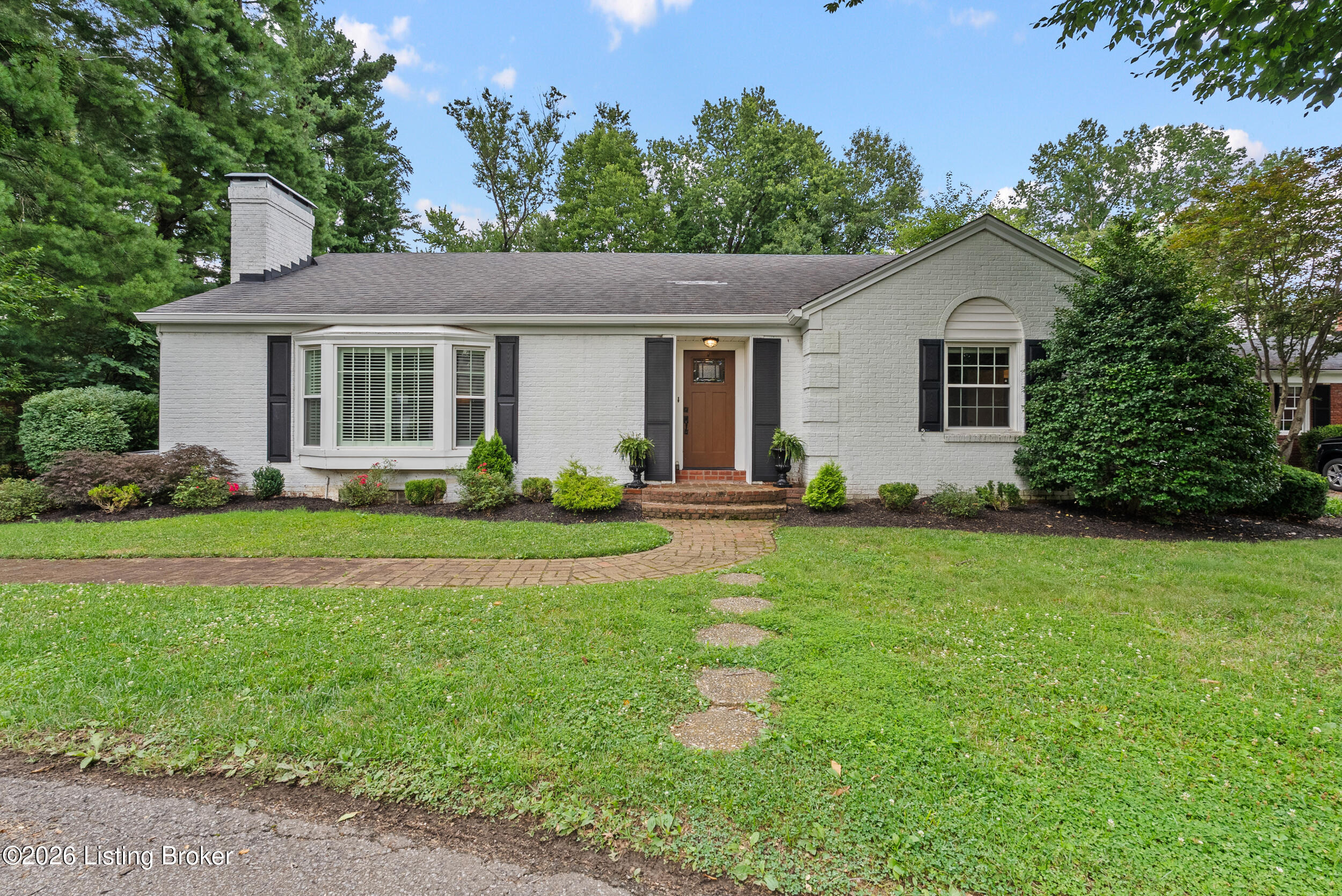 121 Blankenbaker Ln Property Photo 6