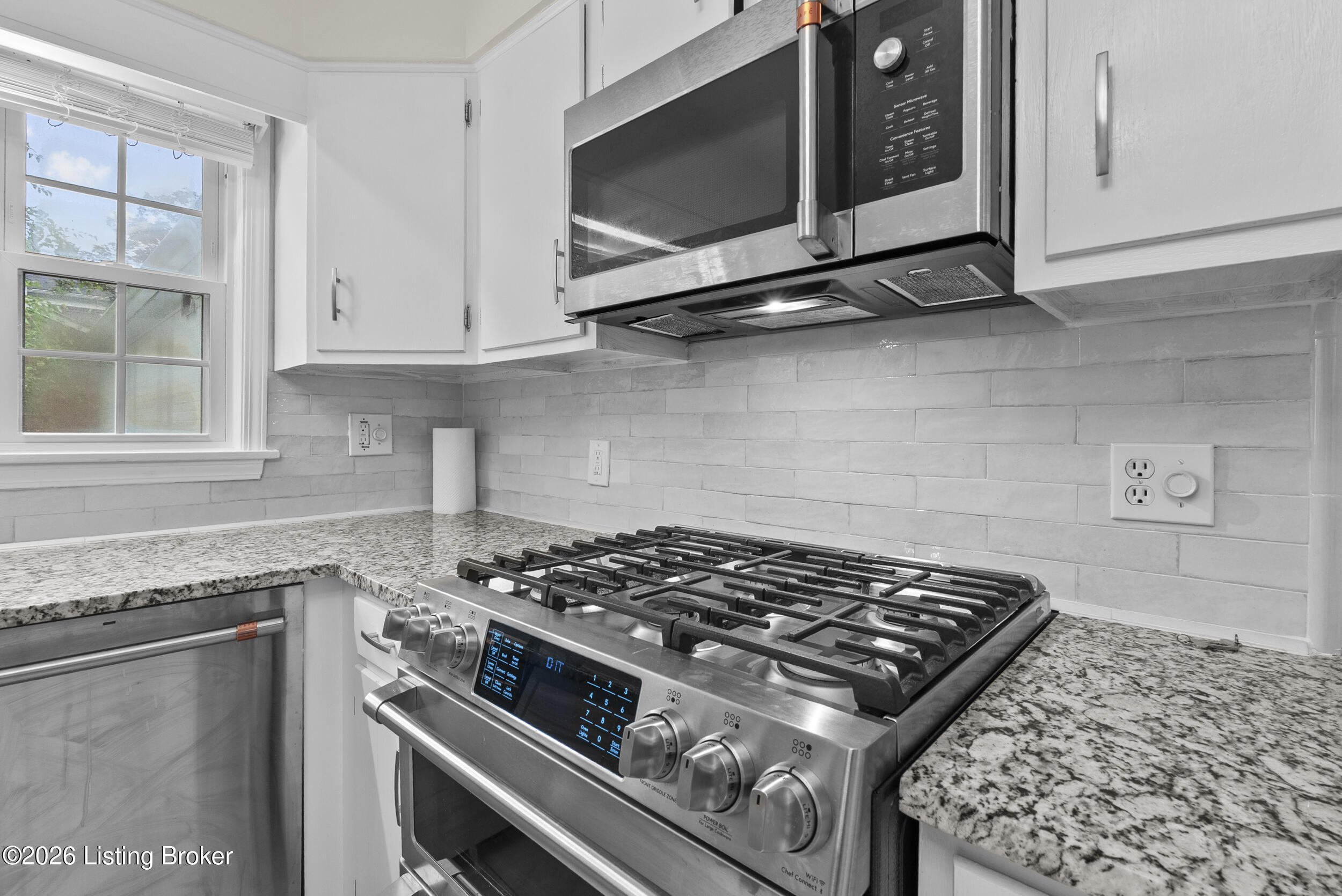 121 Blankenbaker Ln Property Photo 25