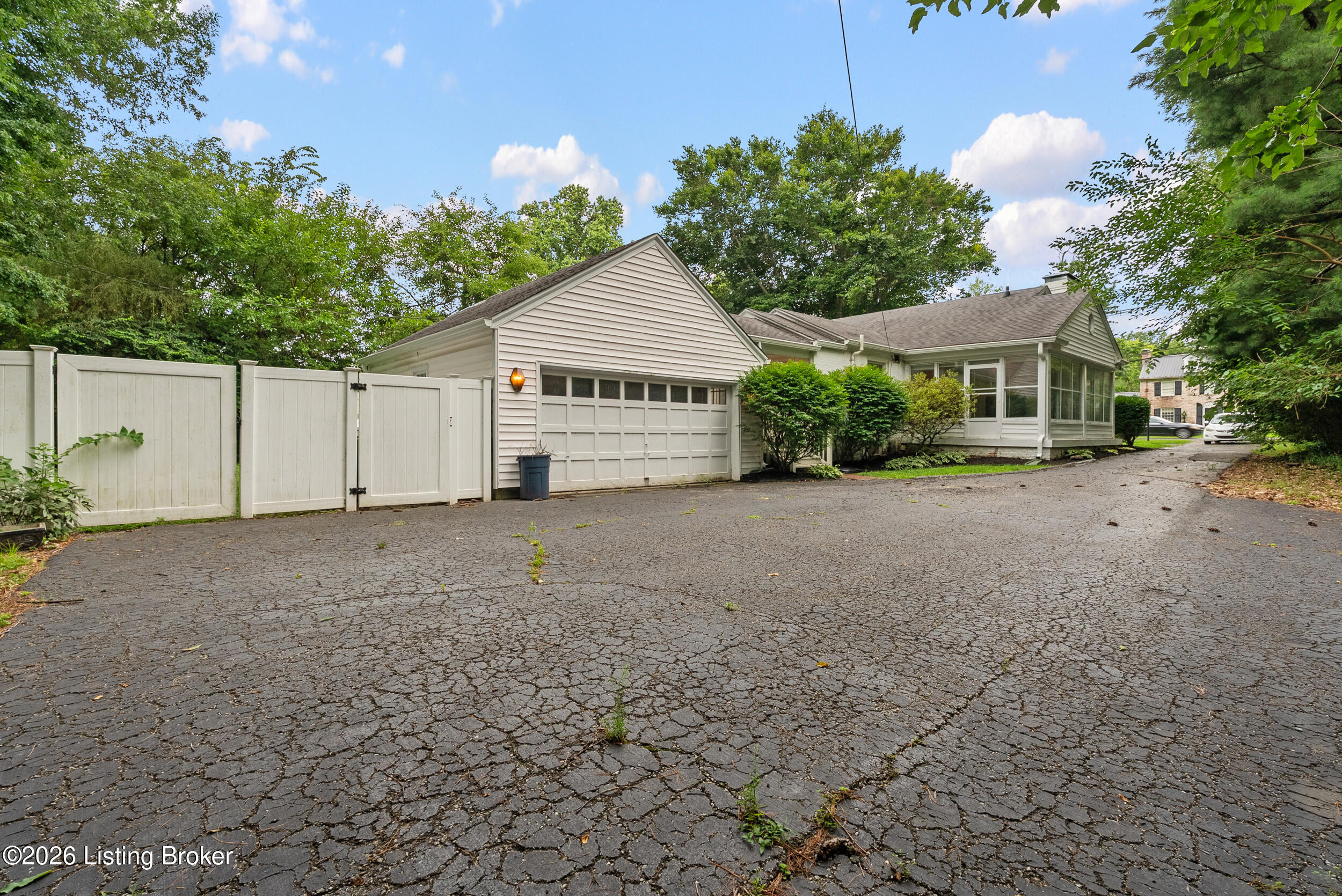 121 Blankenbaker Ln Property Photo 46