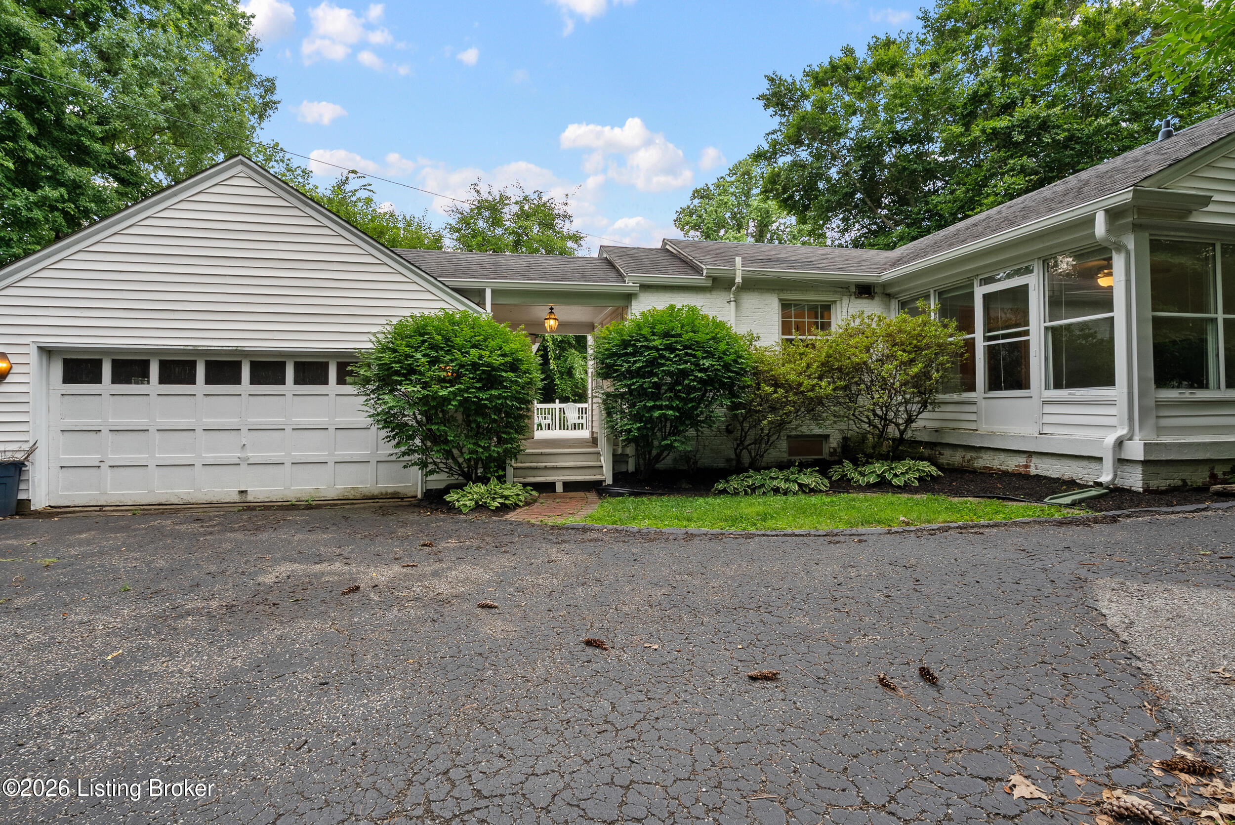 121 Blankenbaker Ln Property Photo 47