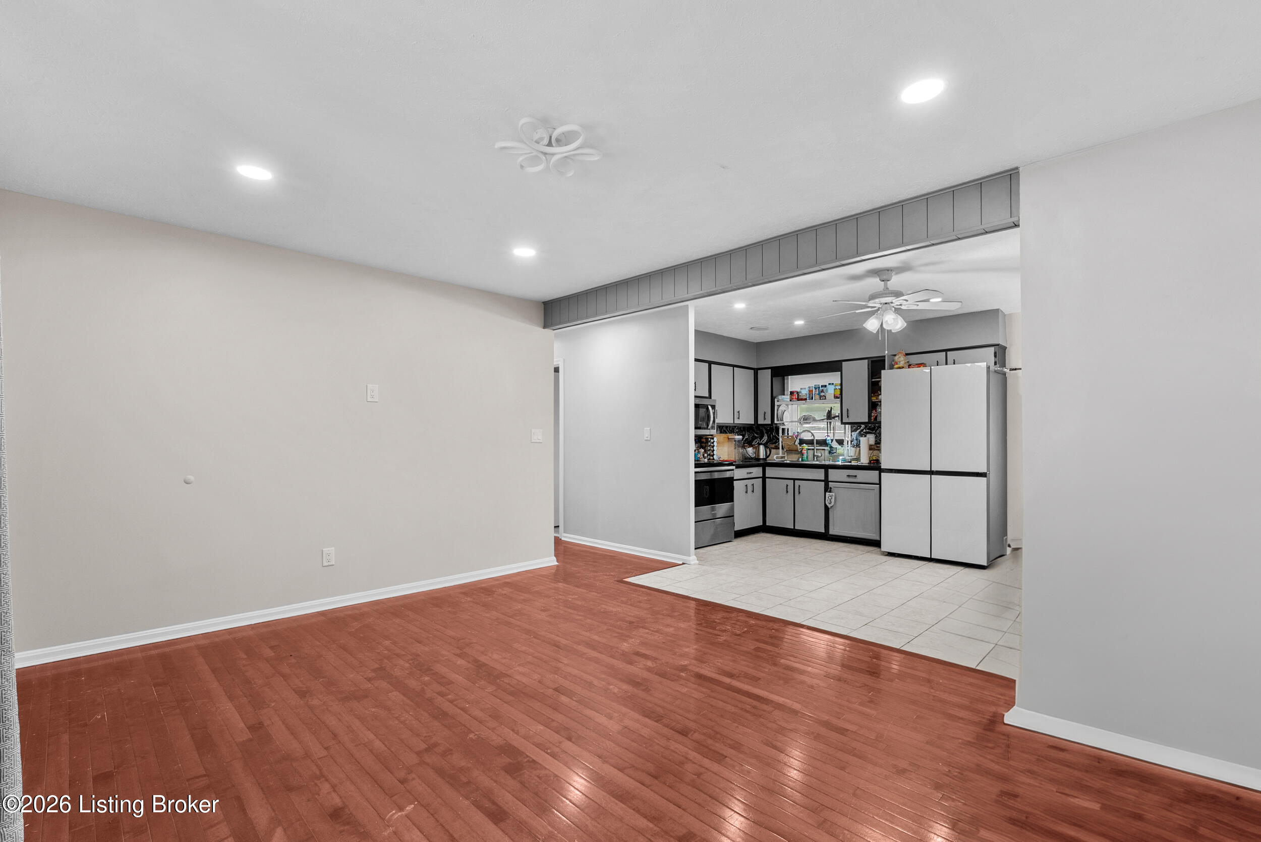 9504 Pirouette Ave Property Photo 6