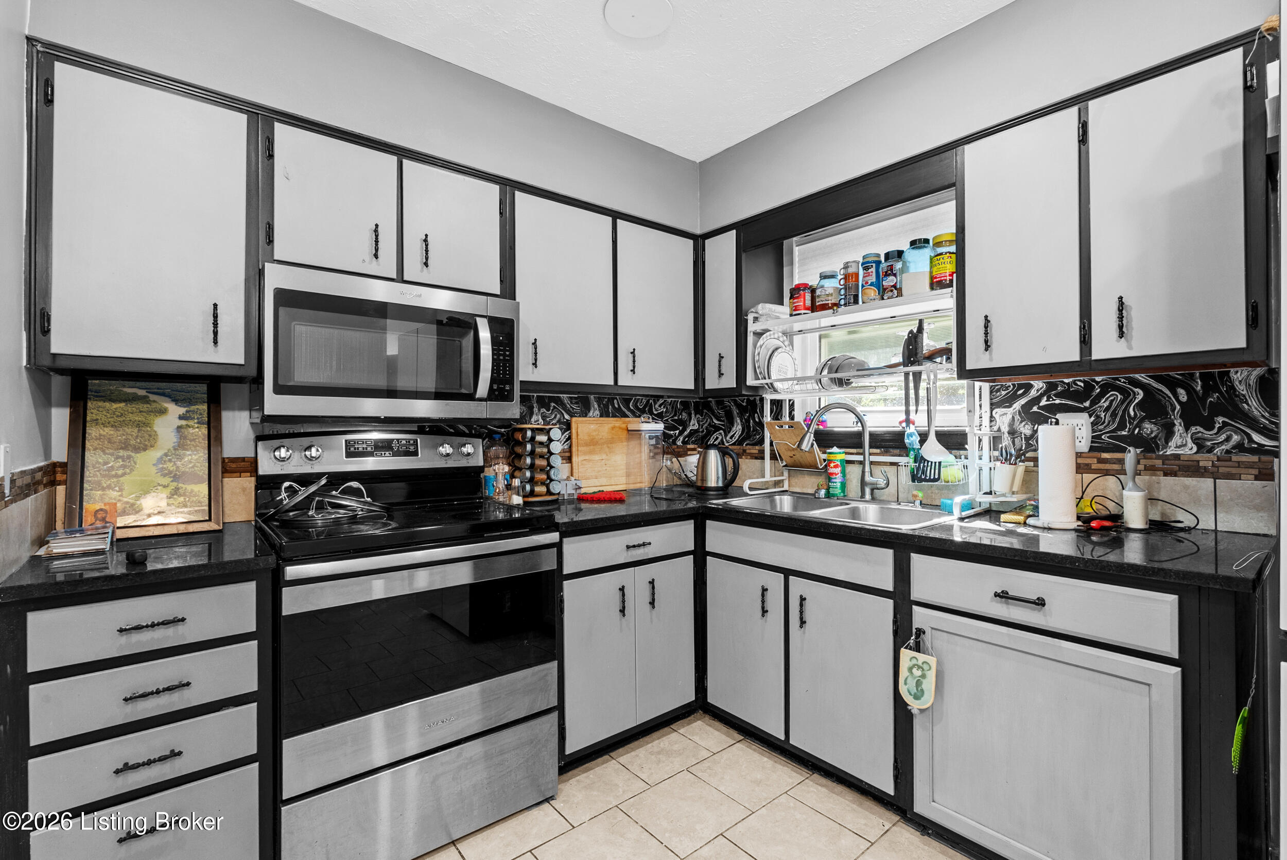9504 Pirouette Ave Property Photo 8