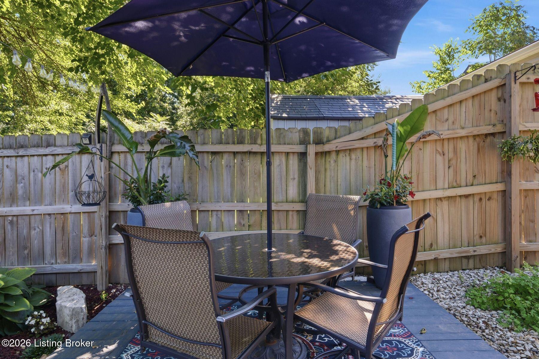 1053 Mary St Property Photo 40