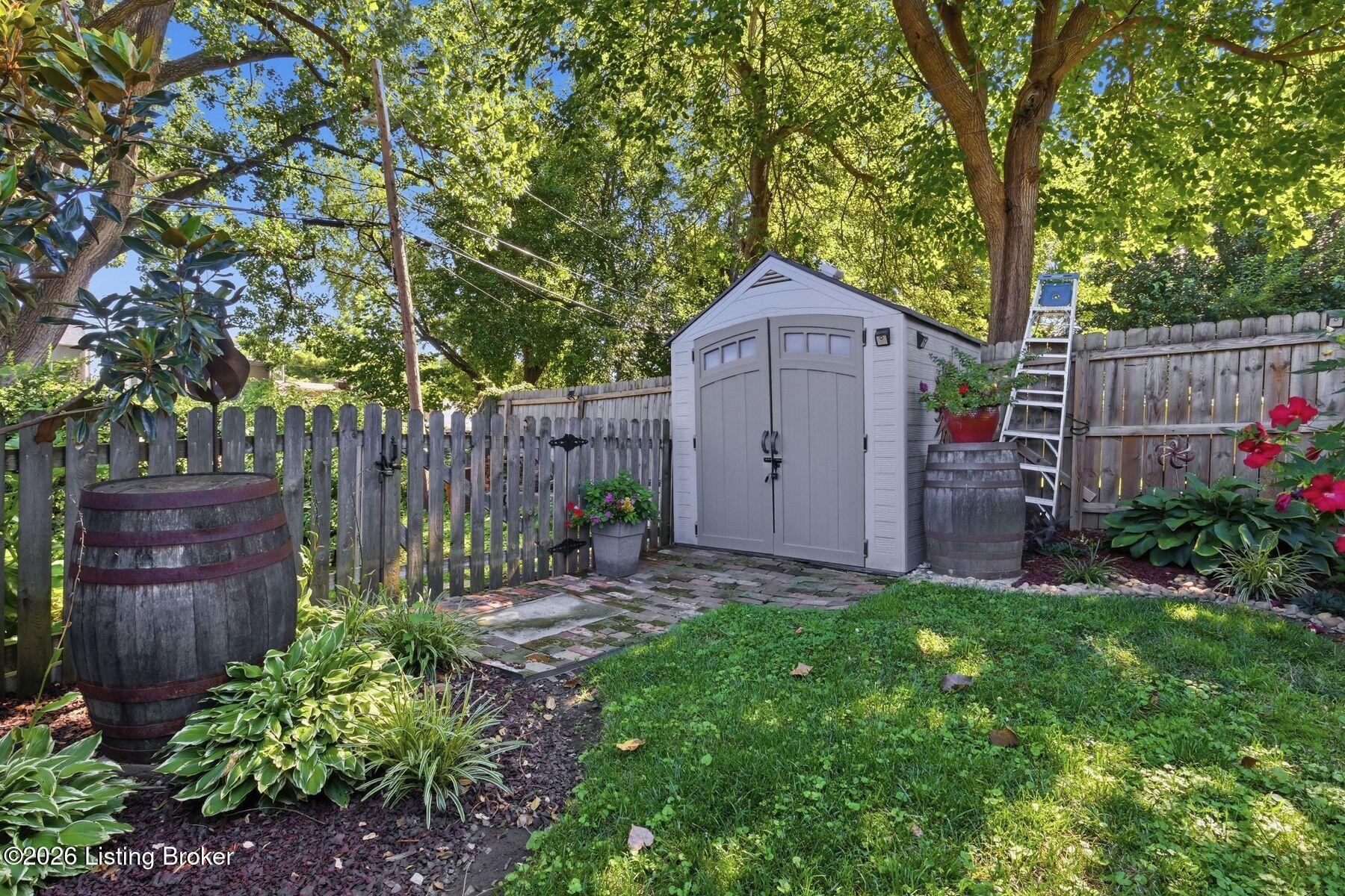 1053 Mary St Property Photo 42