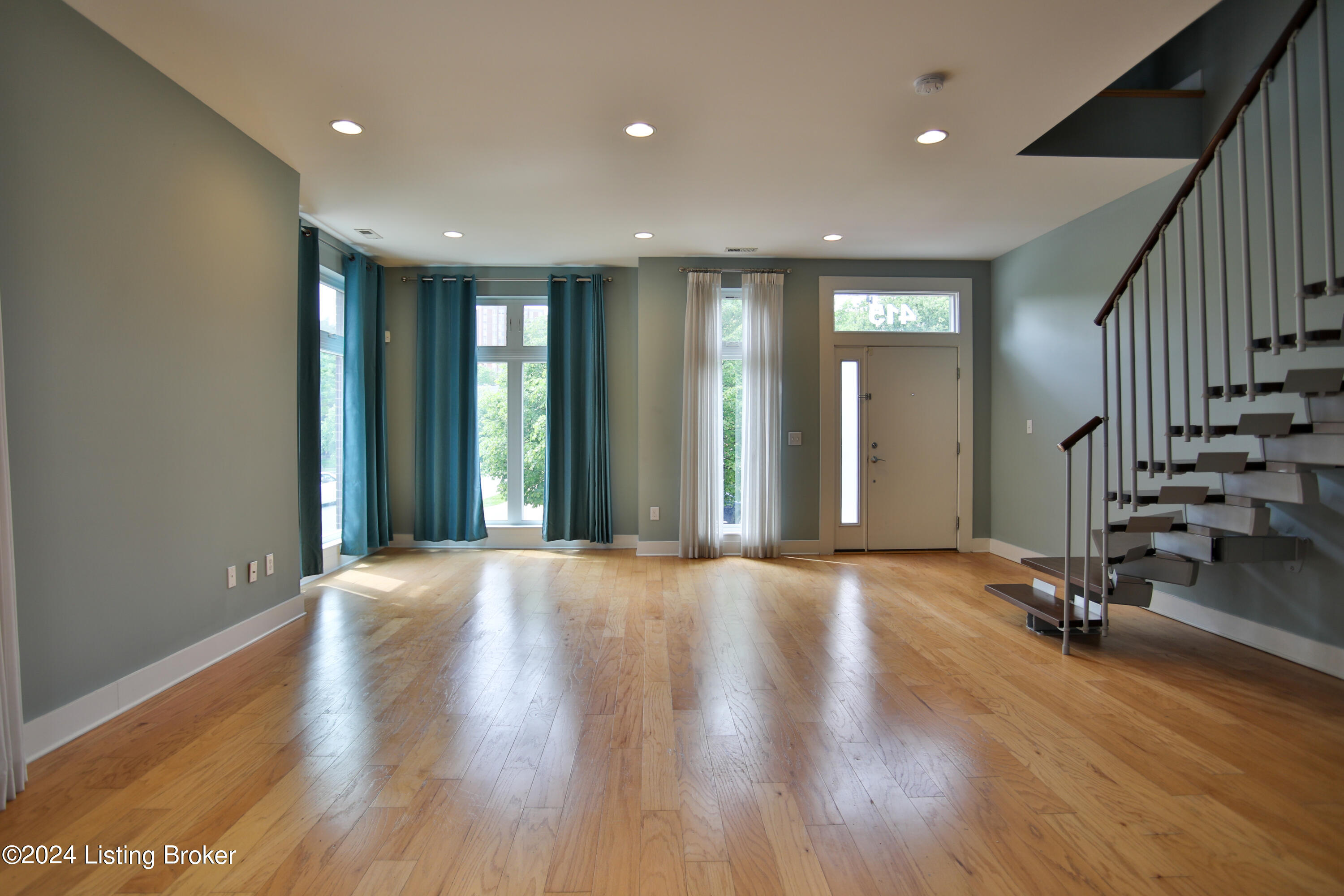 415 Hancock Green Pl 101-201 Property Photo 3