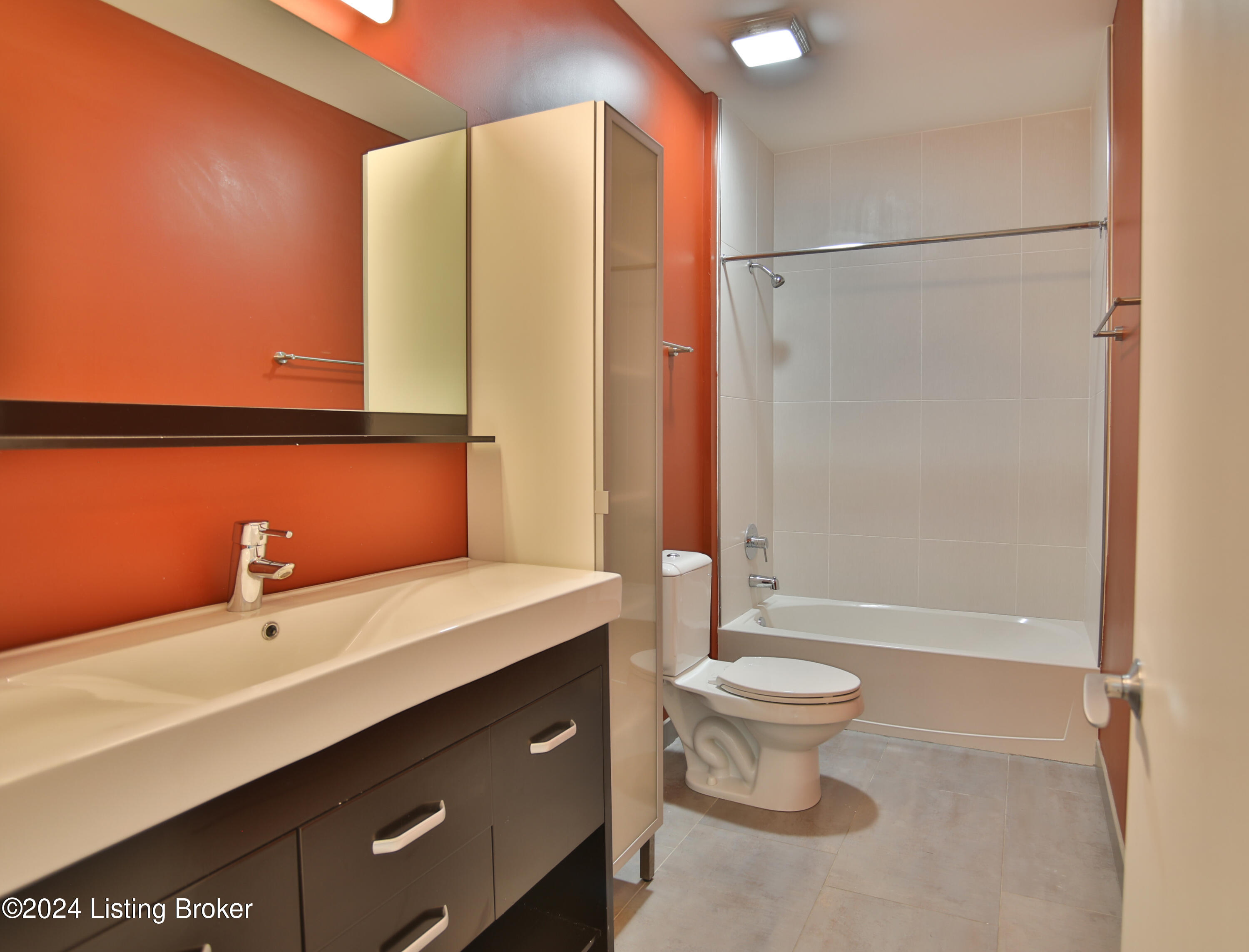 415 Hancock Green Pl 101-201 Property Photo 8