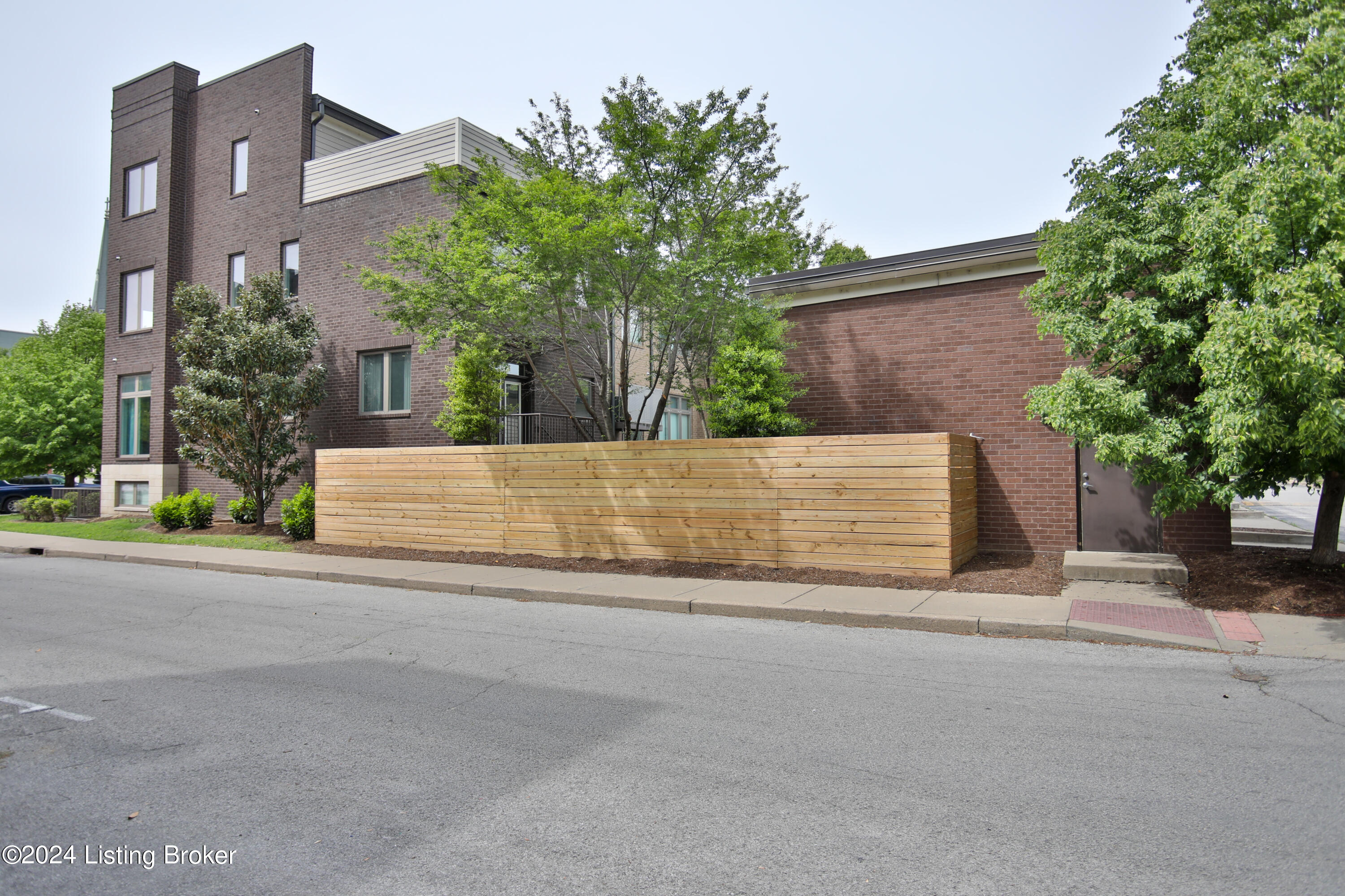 415 Hancock Green Pl 101-201 Property Photo 27