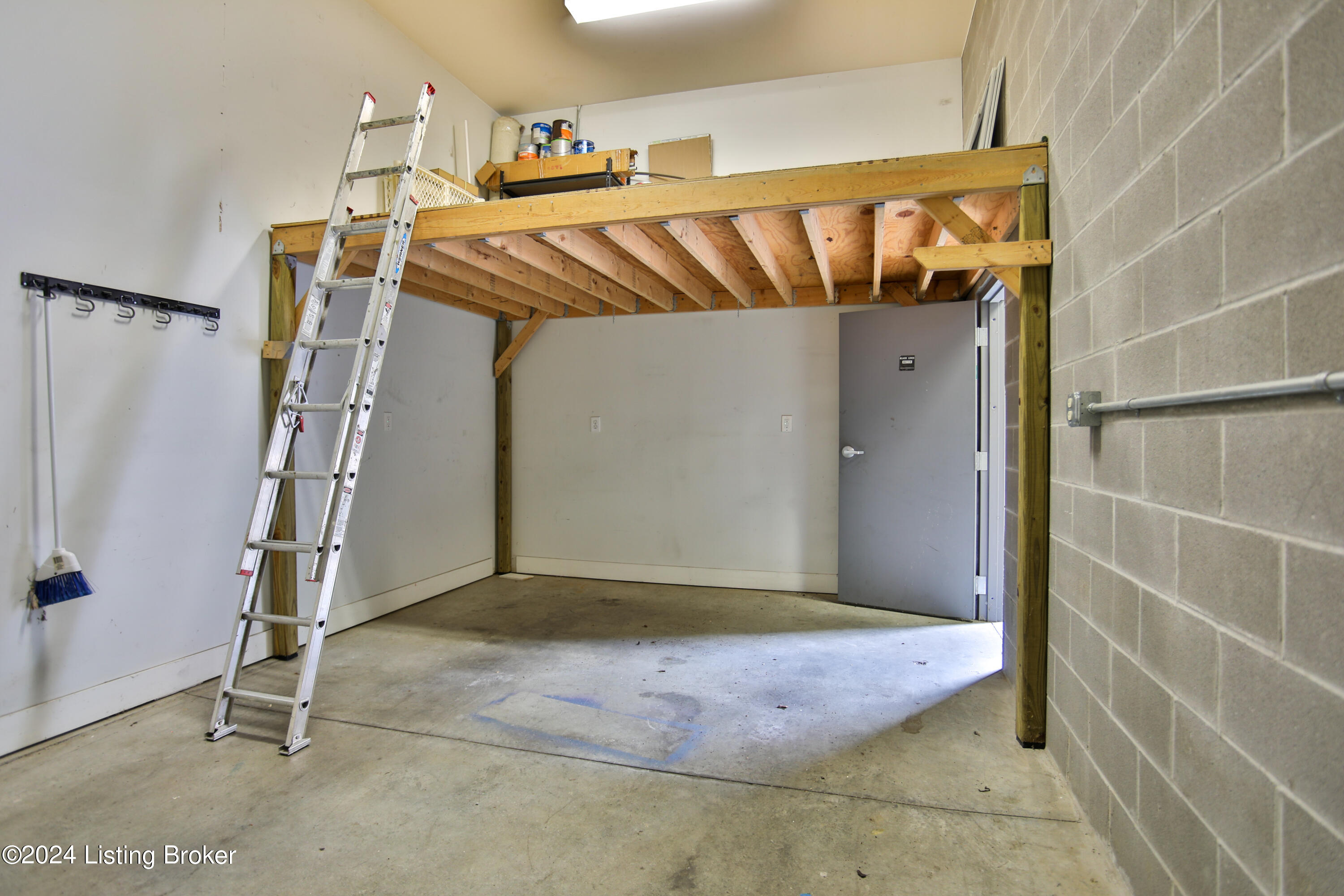 415 Hancock Green Pl 101-201 Property Photo 30