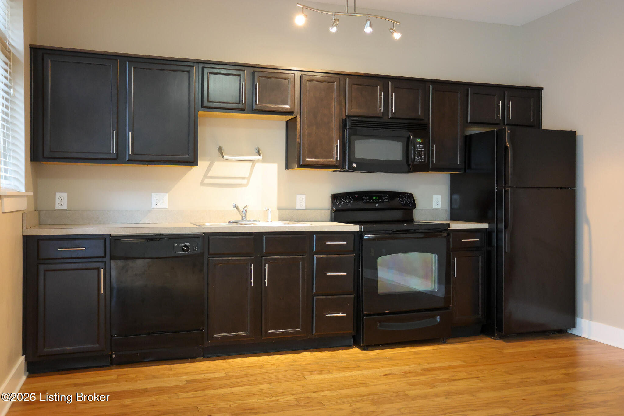 415 Hancock Green Pl 101-201 Property Photo 41