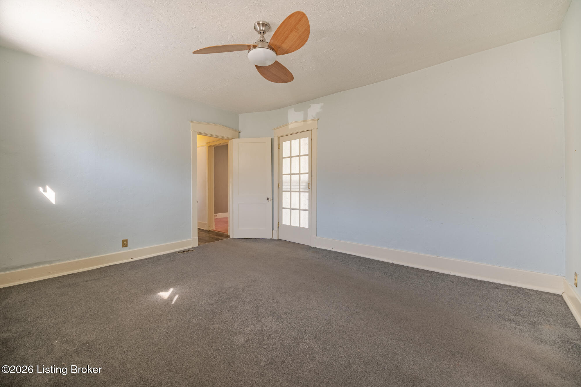 2208 S Shelby St Property Photo 3