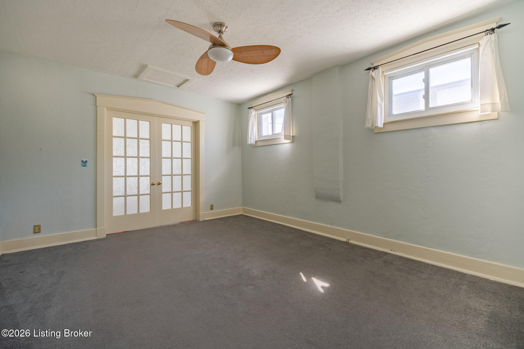 2208 S Shelby St Property Photo 4