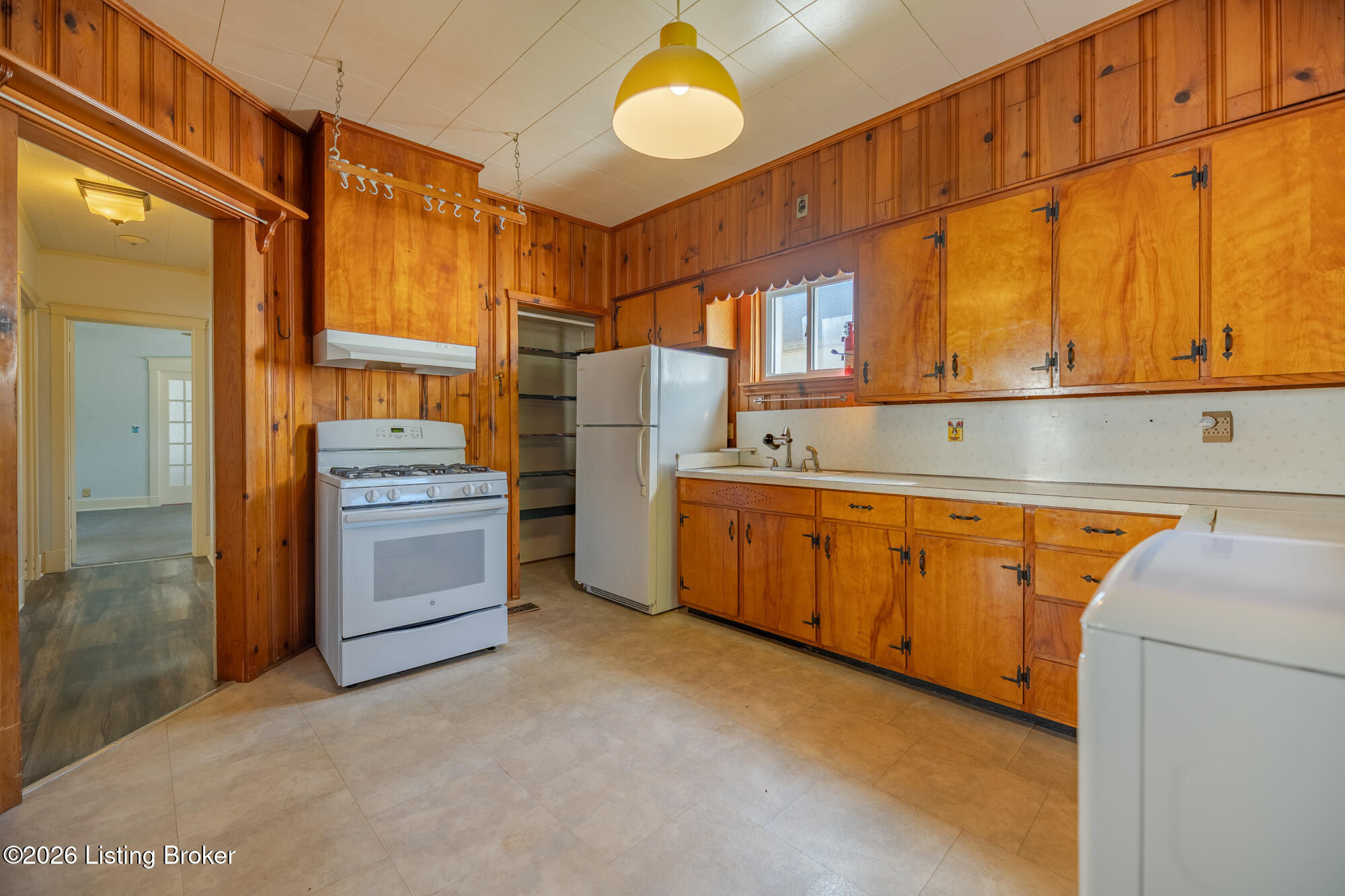 2208 S Shelby St Property Photo 5